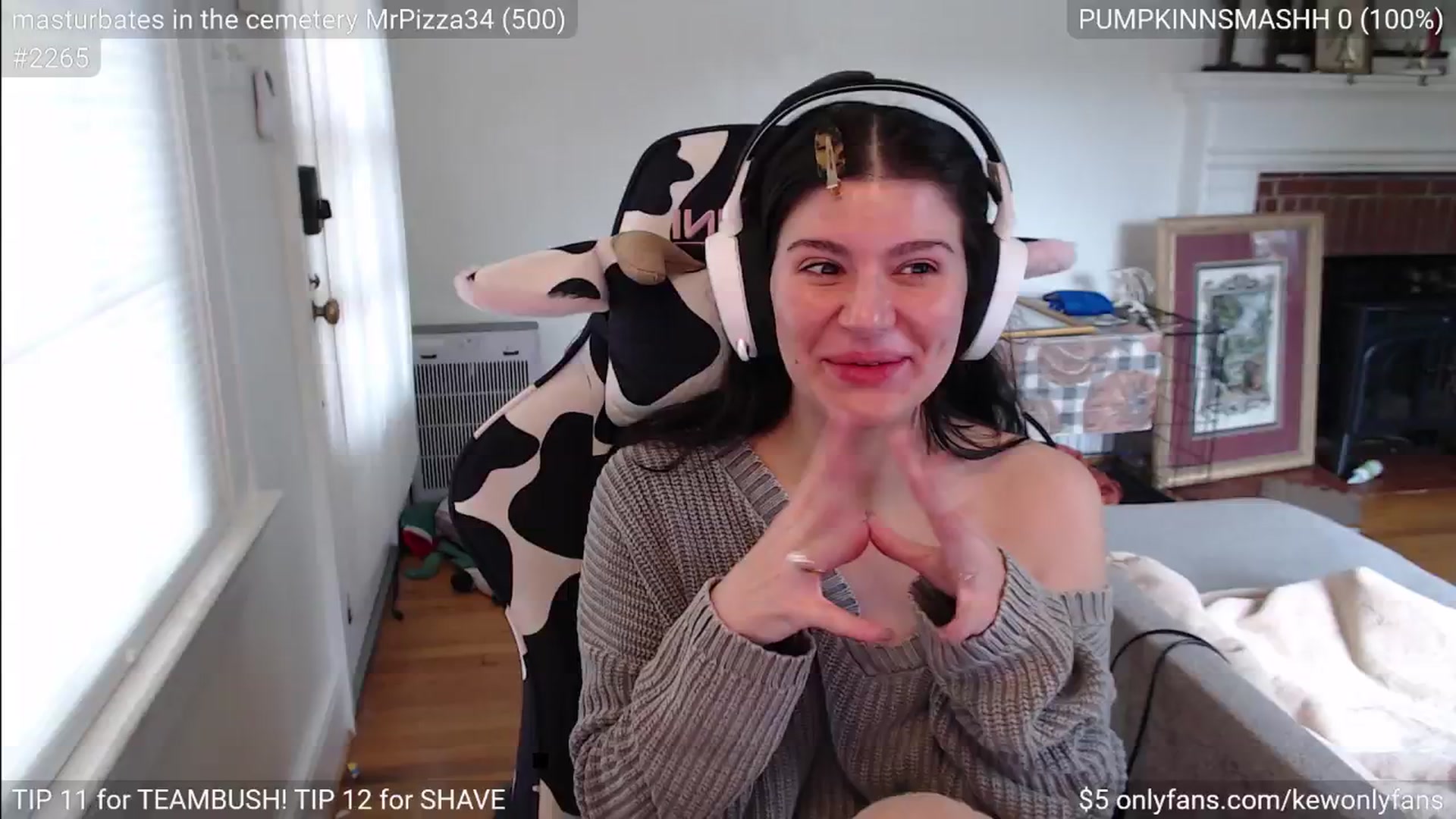 Gallery image thumbnail from kewcumber's myfreecams stream on, 11/16/2024, 16:17 image 15 of 20