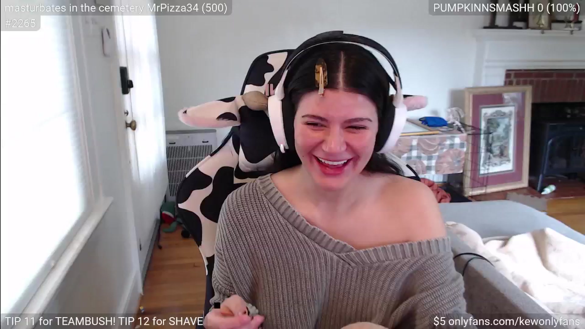 Gallery image thumbnail from kewcumber's myfreecams stream on, 11/16/2024, 16:17 image 14 of 20