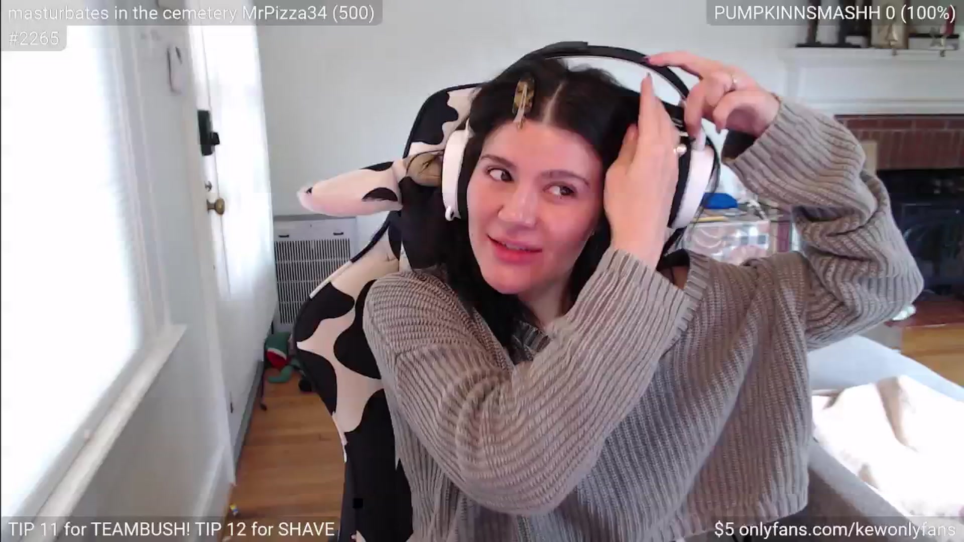 Gallery image thumbnail from kewcumber's myfreecams stream on, 11/16/2024, 16:17 image 11 of 20