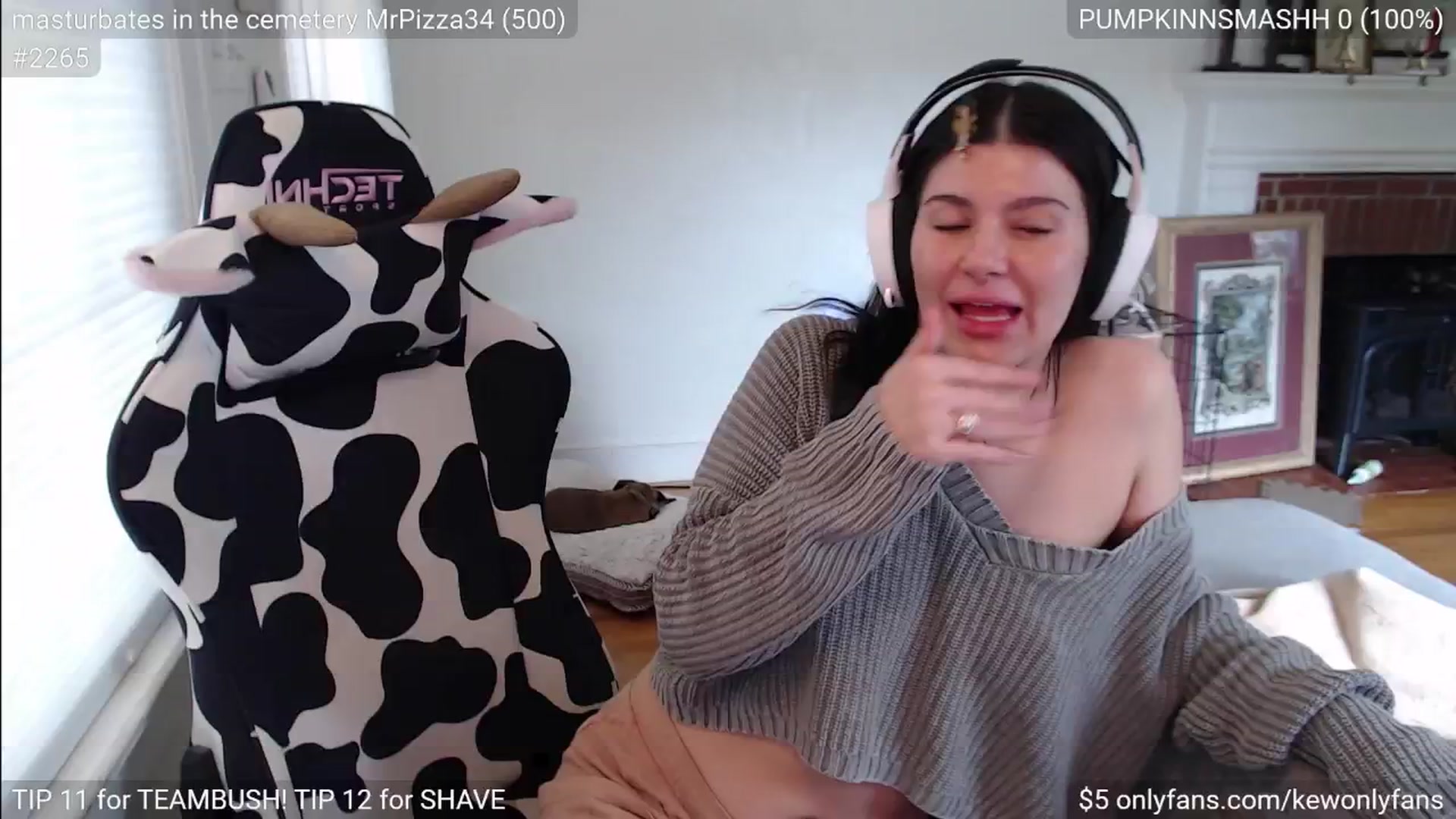Gallery image thumbnail from kewcumber's myfreecams stream on, 11/16/2024, 16:17 image 12 of 20