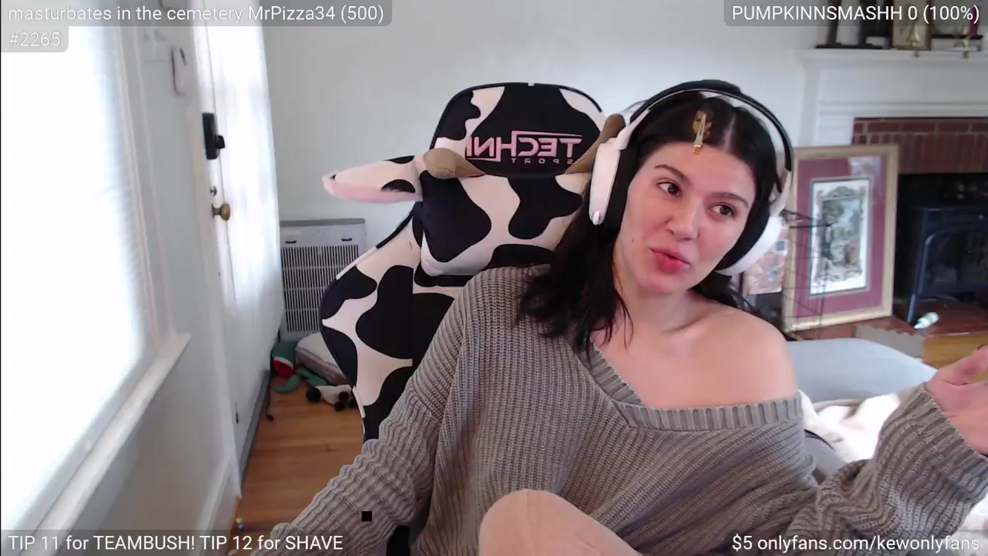 Gallery image thumbnail from kewcumber's myfreecams stream on, 11/16/2024, 16:17 image 13 of 20