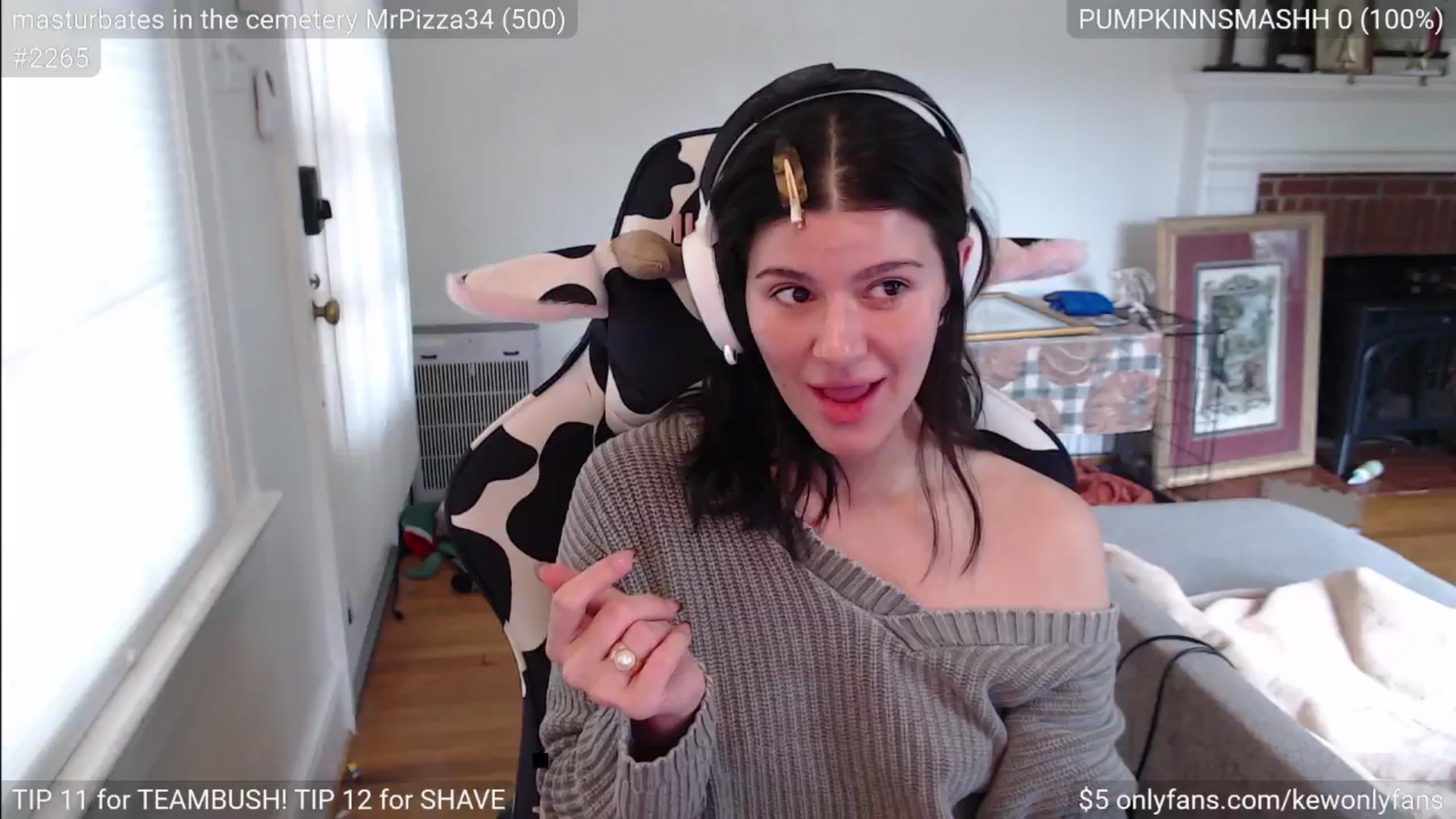 Gallery image thumbnail from kewcumber's myfreecams stream on, 11/16/2024, 16:17 image 10 of 20