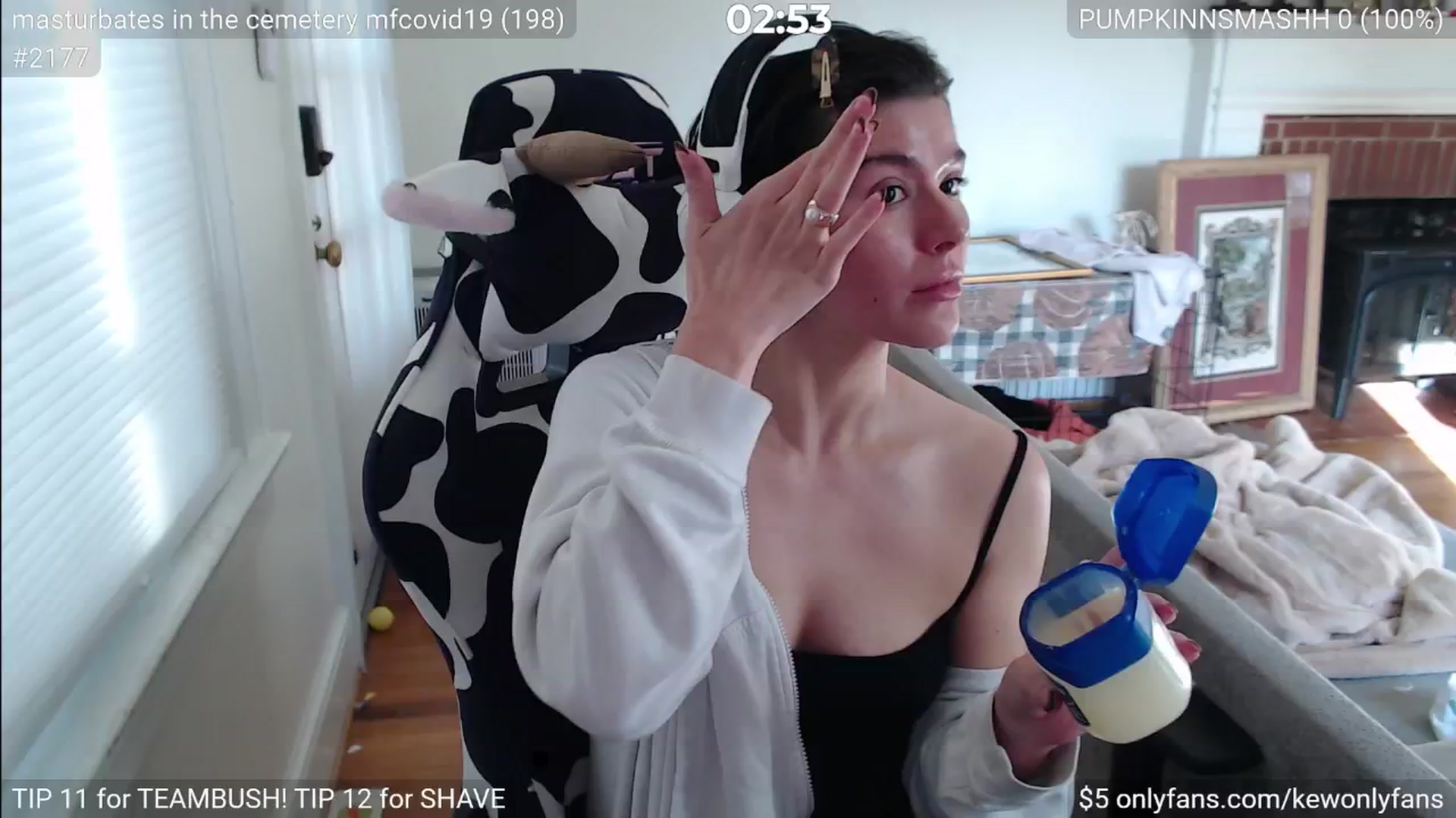 Gallery image thumbnail from kewcumber's myfreecams stream on, 11/17/2024, 20:42 image 17 of 20
