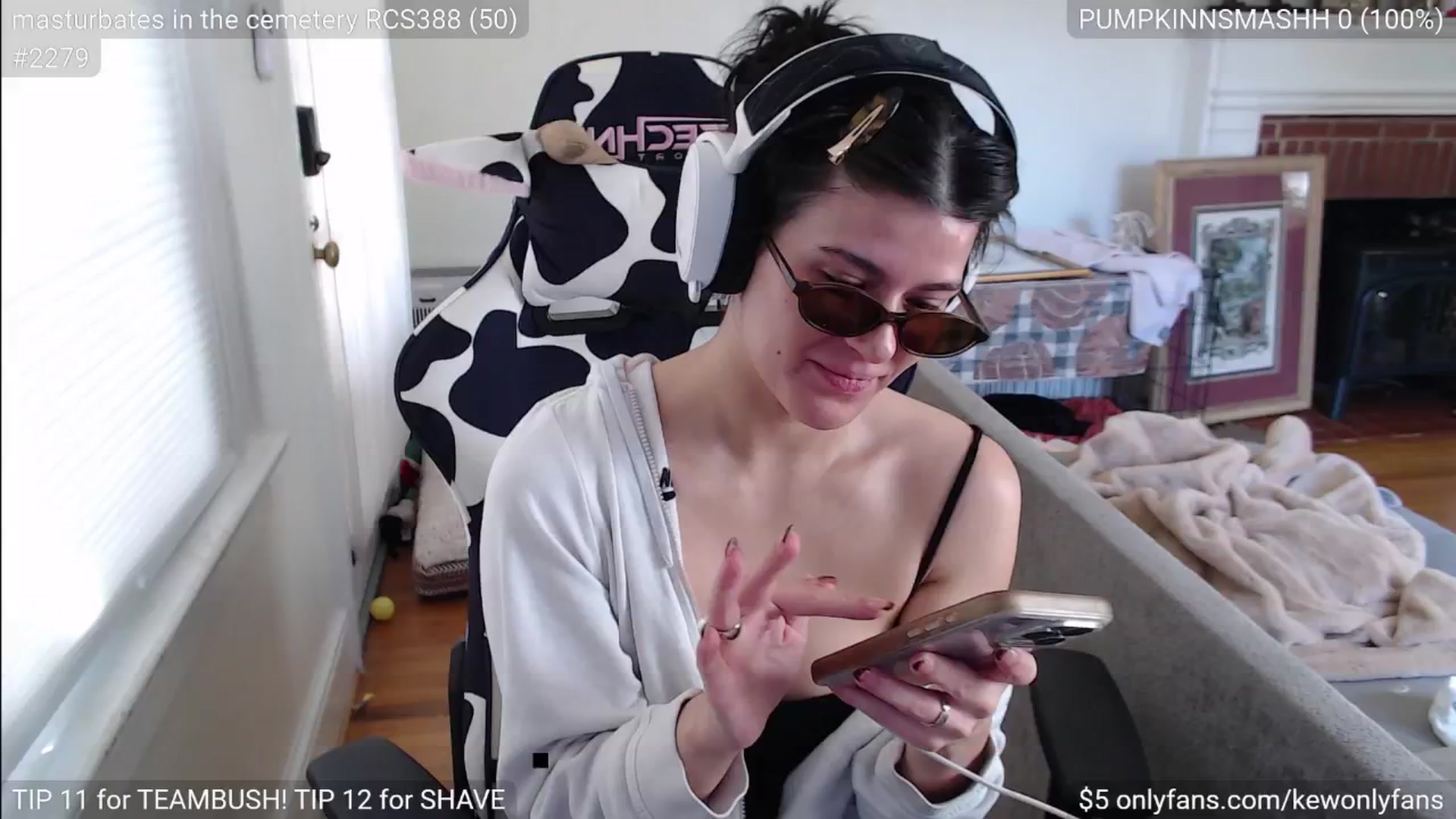 Gallery image thumbnail from kewcumber's myfreecams stream on, 11/17/2024, 20:42 image 2 of 20