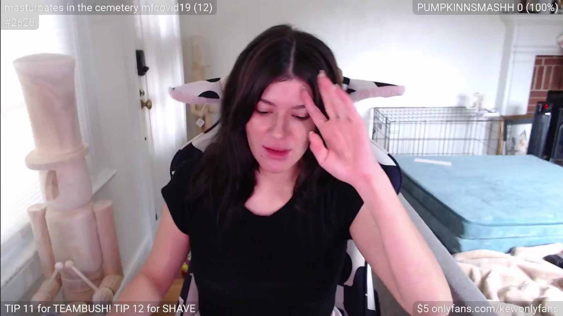 Gallery image thumbnail from kewcumber's myfreecams stream on, 11/23/2024, 20:35 image 3 of 20