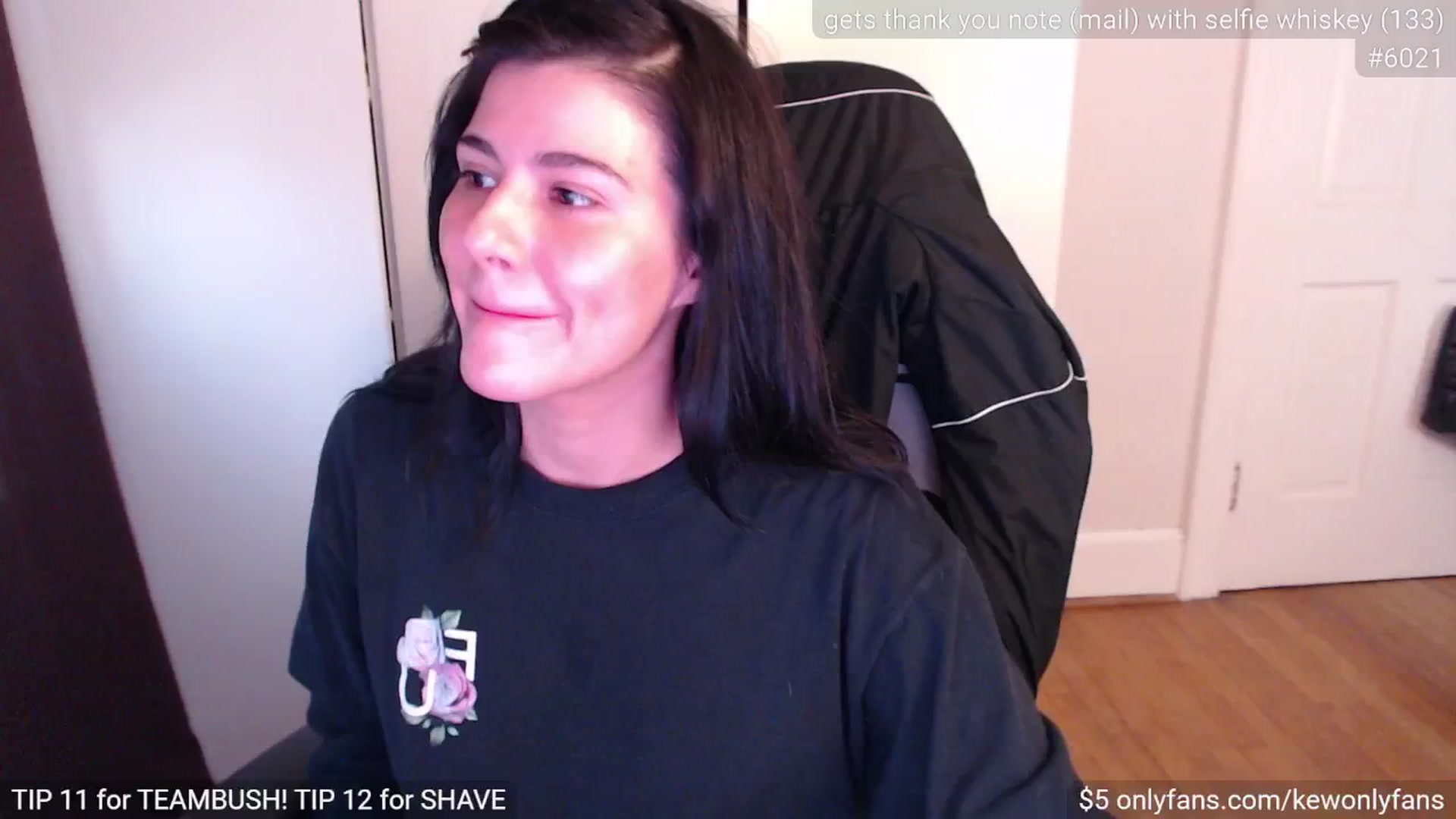 Gallery image thumbnail from kewcumber's myfreecams stream on, 04/05/2025, 18:06 image 14 of 20