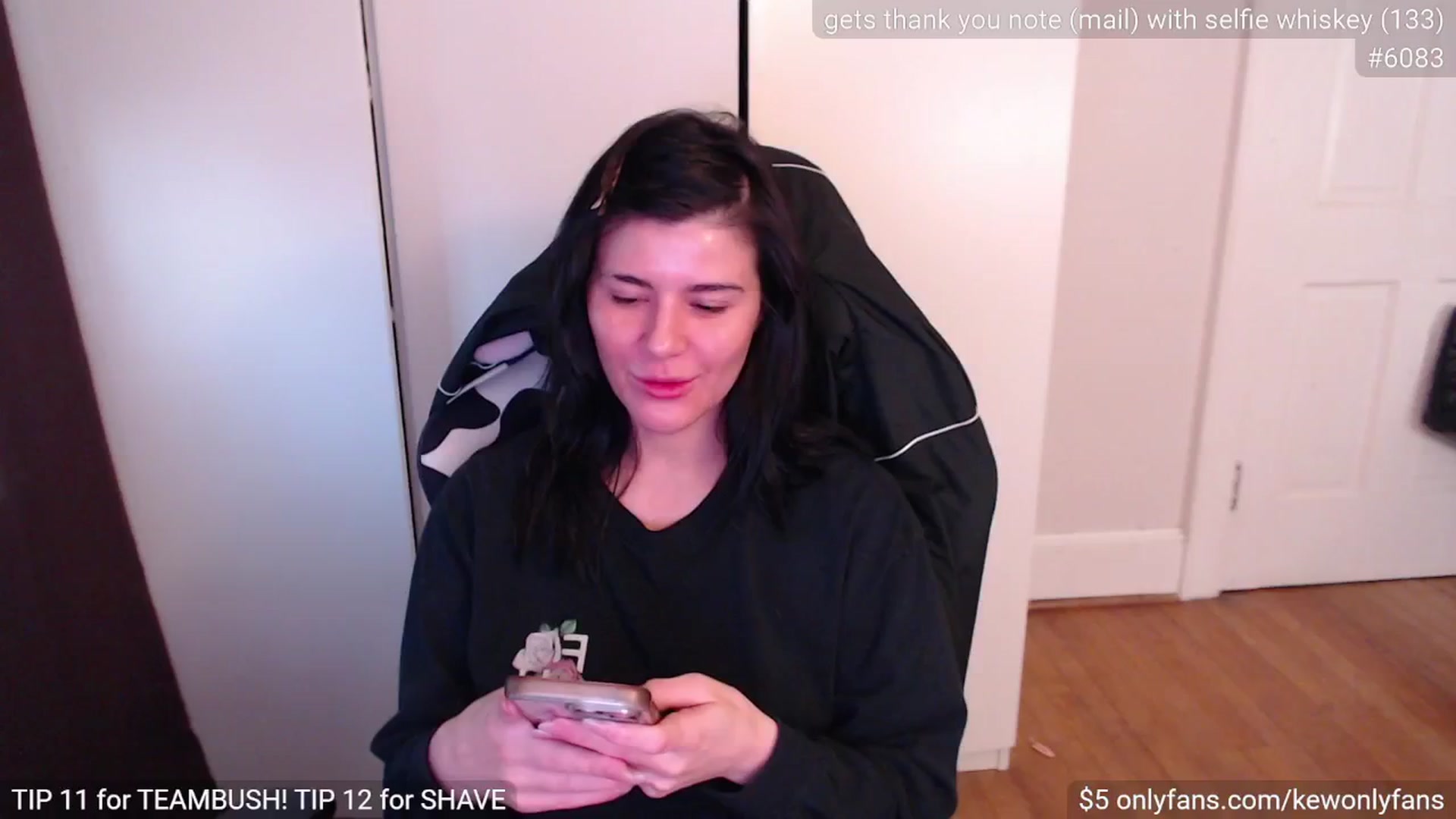 Gallery image thumbnail from kewcumber's myfreecams stream on, 04/05/2025, 18:06 image 8 of 20