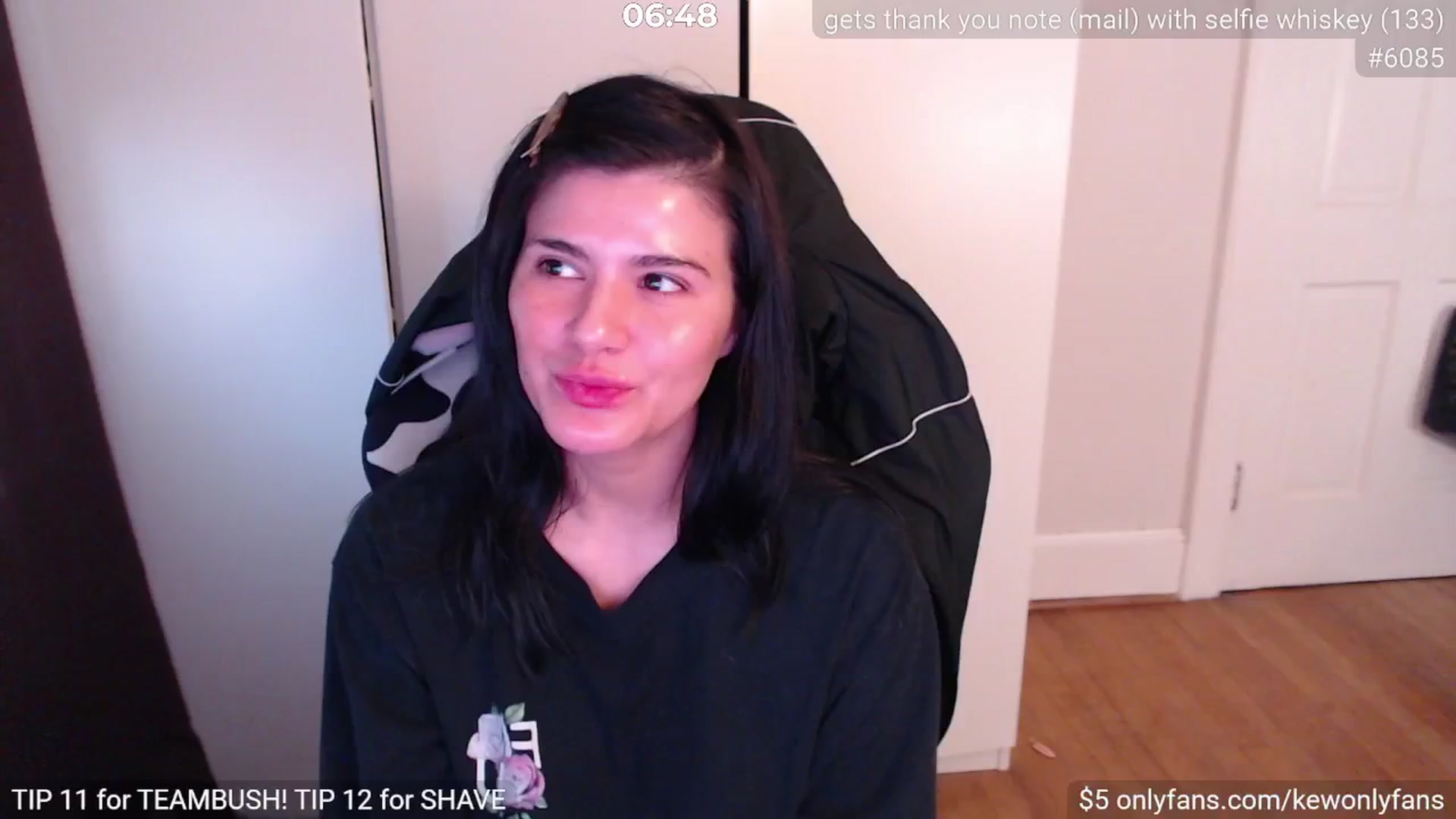 Gallery image thumbnail from kewcumber's myfreecams stream on, 04/05/2025, 18:06 image 6 of 20