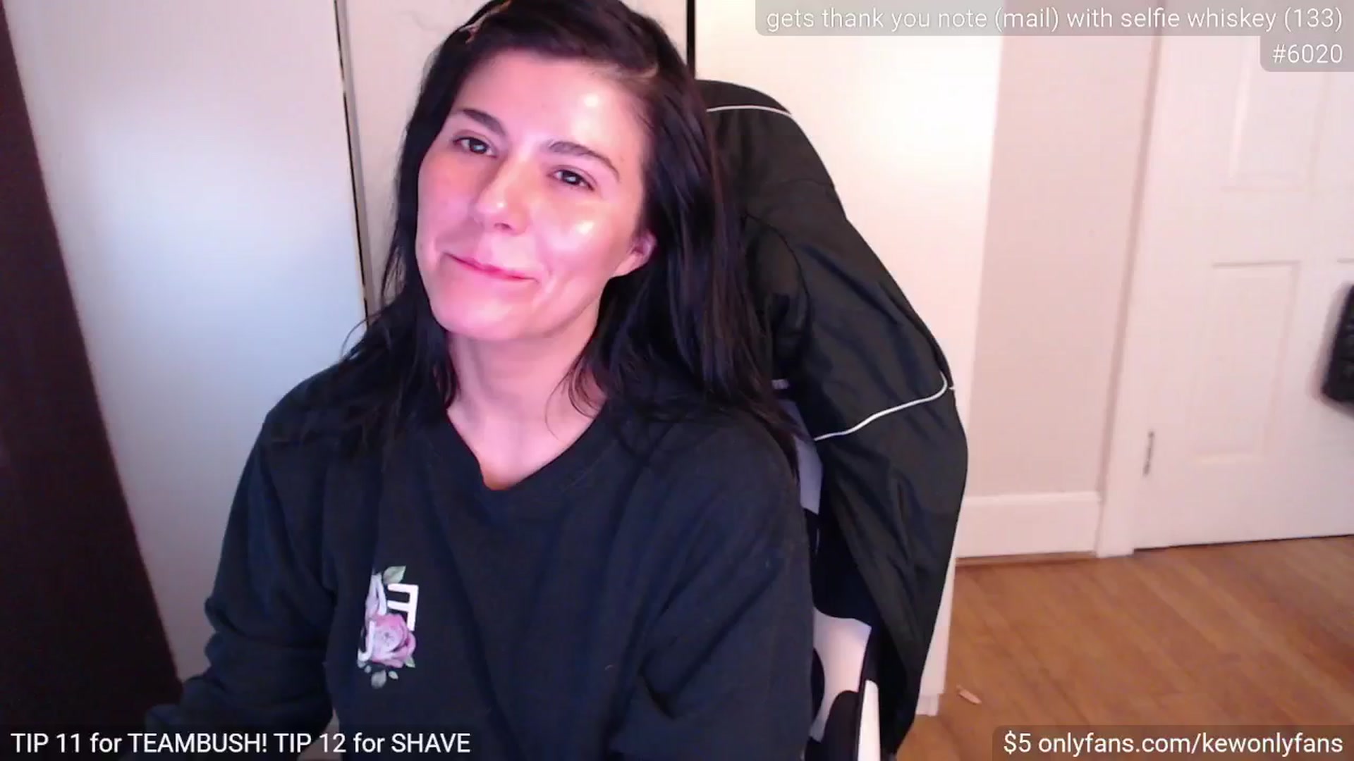Gallery image thumbnail from kewcumber's myfreecams stream on, 04/05/2025, 18:06 image 10 of 20