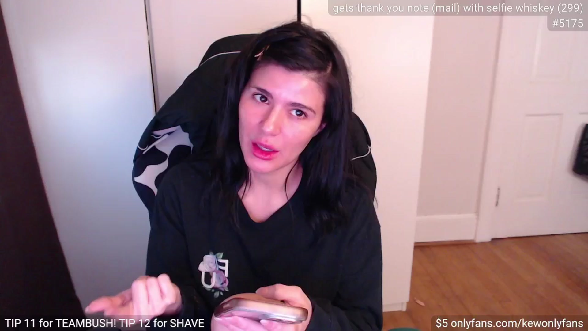 Gallery image thumbnail from kewcumber's myfreecams stream on, 04/05/2025, 18:06 image 16 of 20