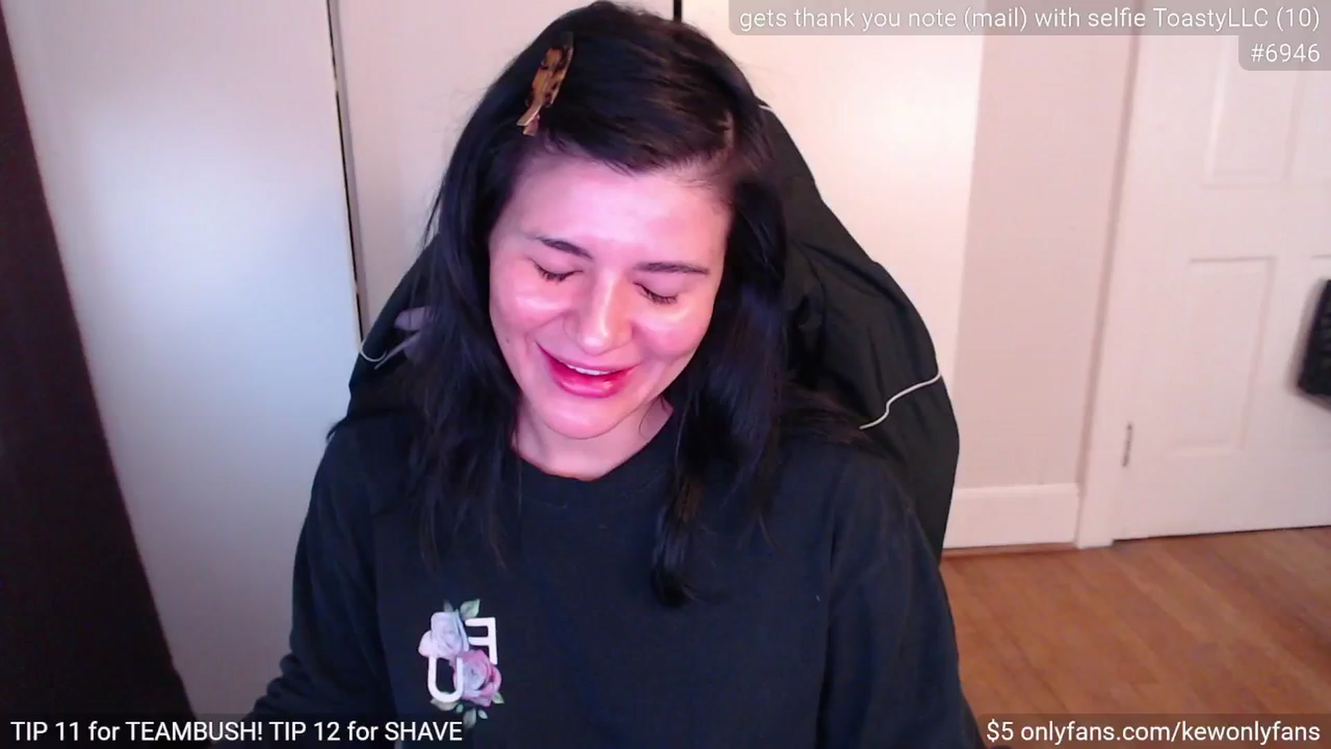 Gallery image thumbnail from kewcumber's myfreecams stream on, 04/05/2025, 18:06 image 2 of 20