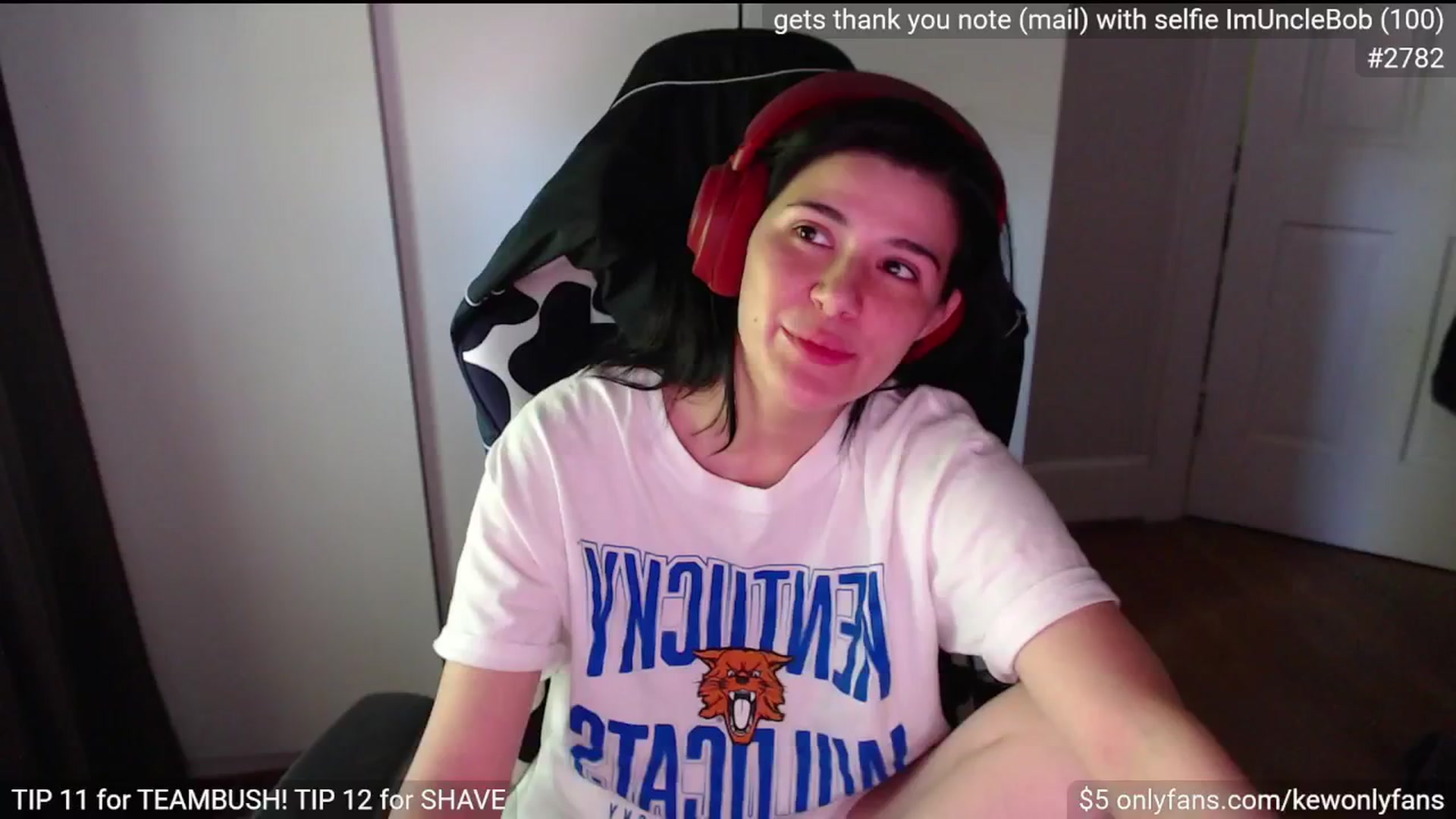 Gallery image thumbnail from kewcumber's myfreecams stream on, 04/27/2025, 20:03 image 12 of 20