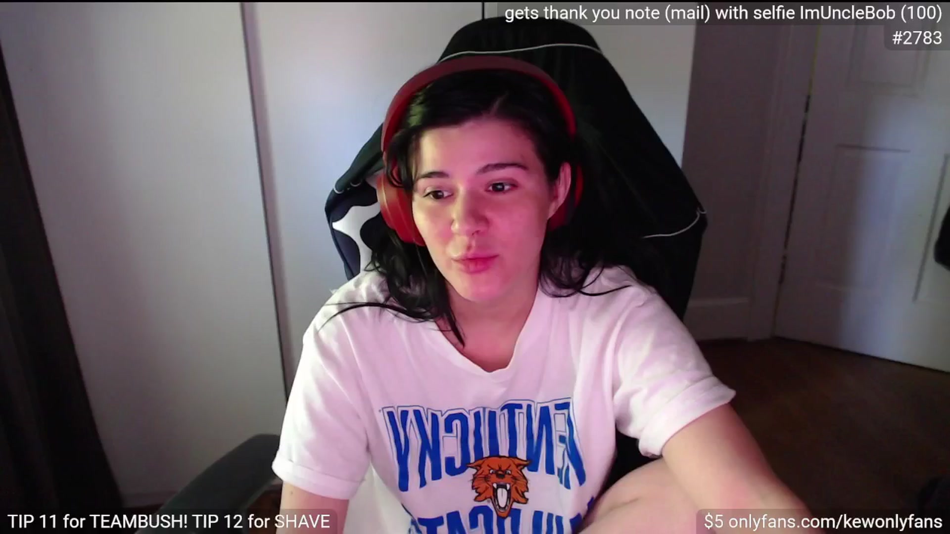 Gallery image thumbnail from kewcumber's myfreecams stream on, 04/27/2025, 20:03 image 13 of 20