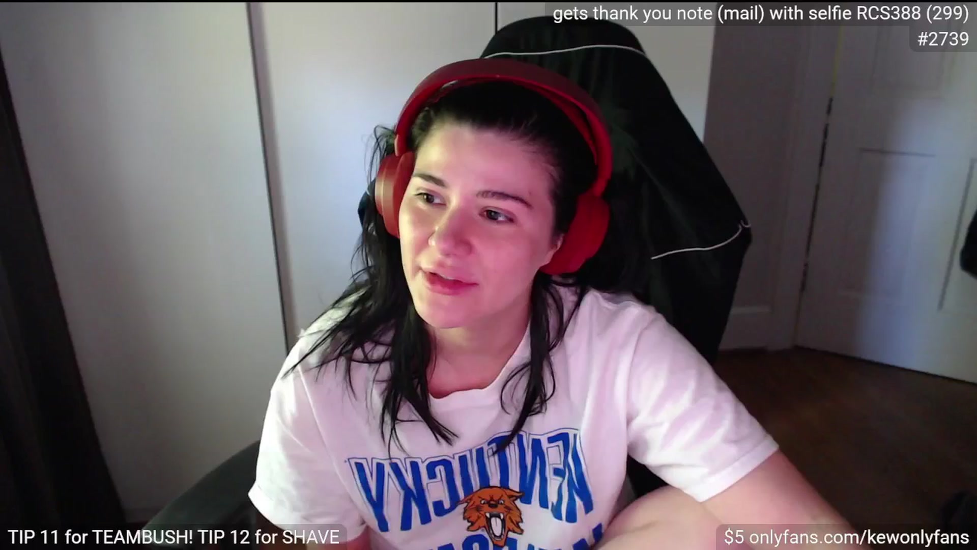 Gallery image thumbnail from kewcumber's myfreecams stream on, 04/27/2025, 20:03 image 16 of 20