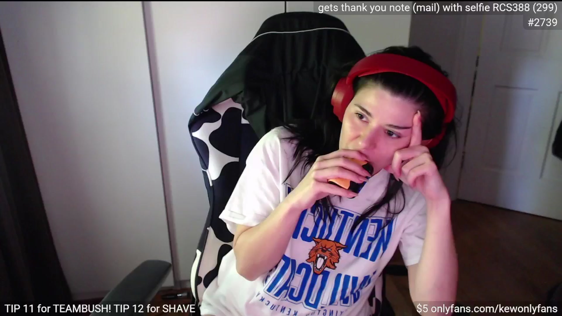 Gallery image thumbnail from kewcumber's myfreecams stream on, 04/27/2025, 20:03 image 17 of 20