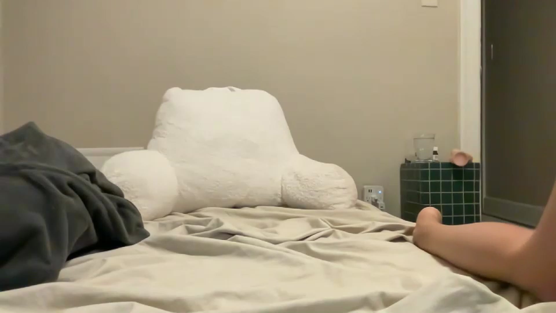 Gallery image thumbnail from kewpicutie's myfreecams stream on, 12/24/2022, 07:32 image 11 of 20