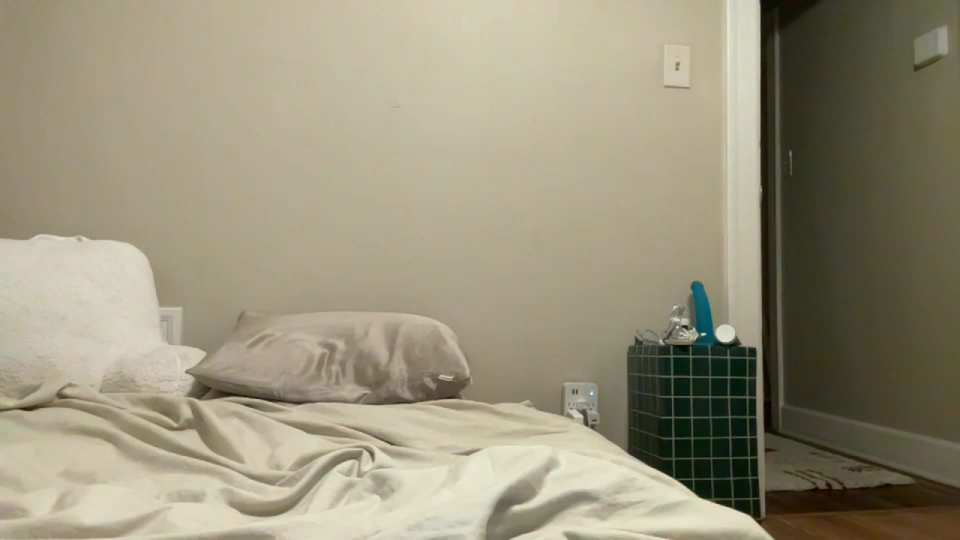 Gallery image thumbnail from kewpicutie's myfreecams stream on, 12/28/2022, 08:32 image 3 of 20
