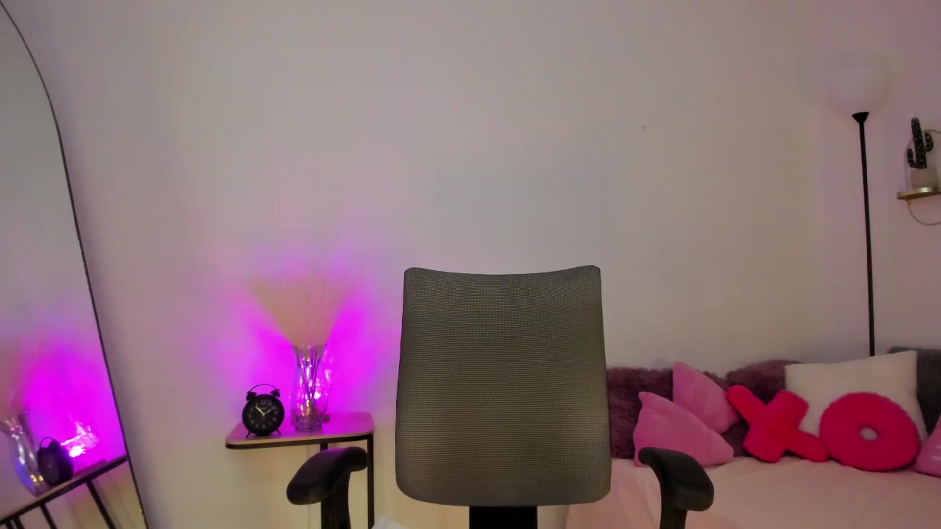 Gallery image thumbnail from kiara_Sofi's myfreecams stream on, 04/29/2025, 15:23 image 19 of 20