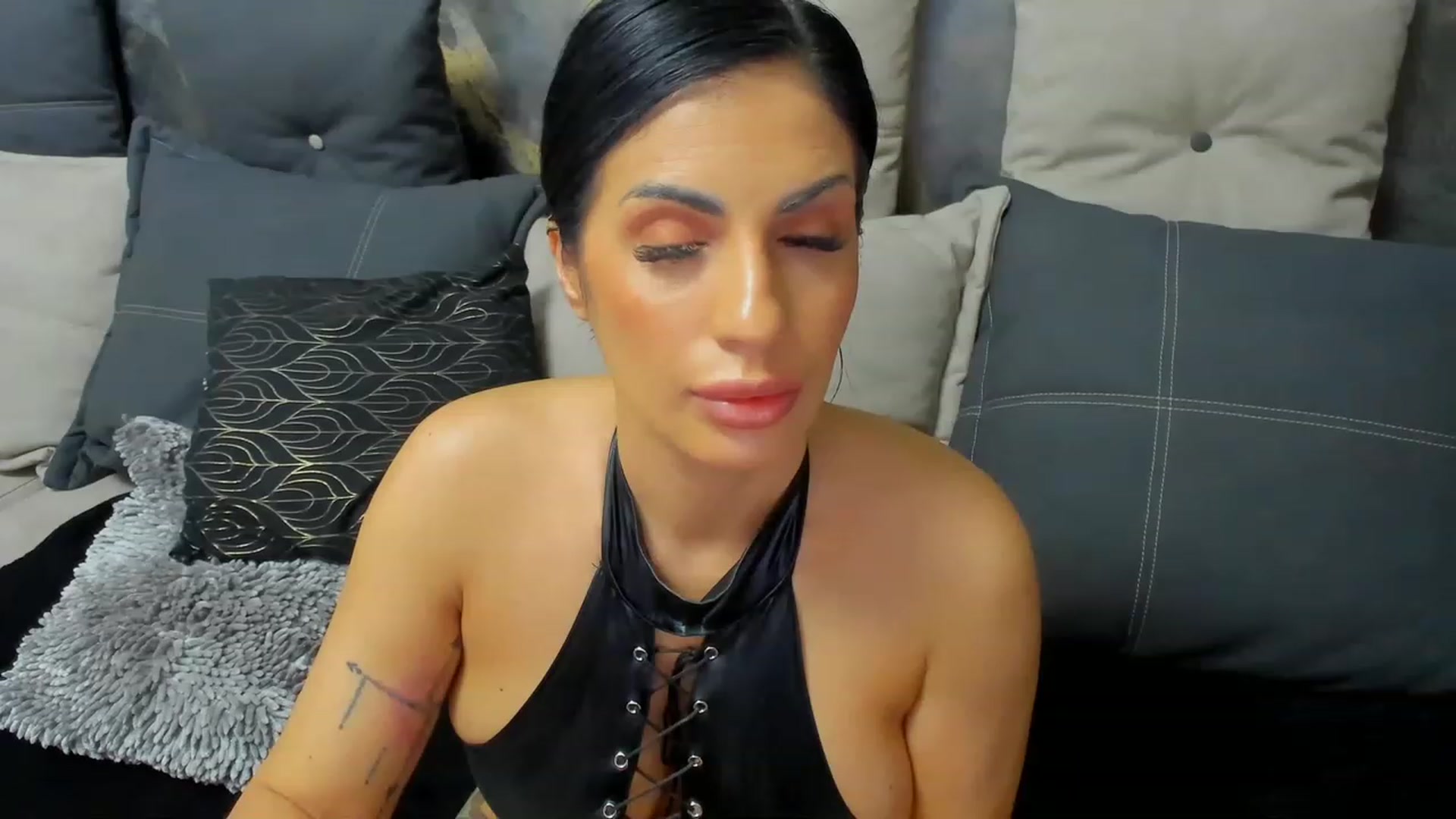 Gallery image thumbnail from kikazxx's myfreecams stream on, 11/24/2022, 01:14 image 16 of 20