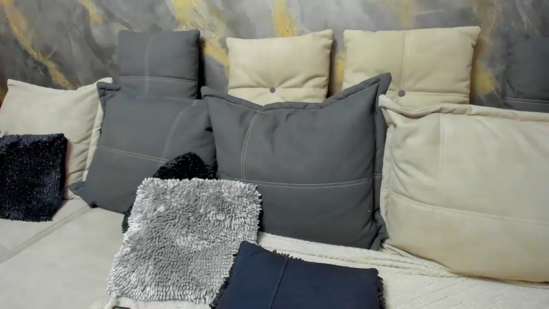 Gallery image thumbnail from kikazxx's myfreecams stream on, 02/07/2023, 23:55 image 8 of 20