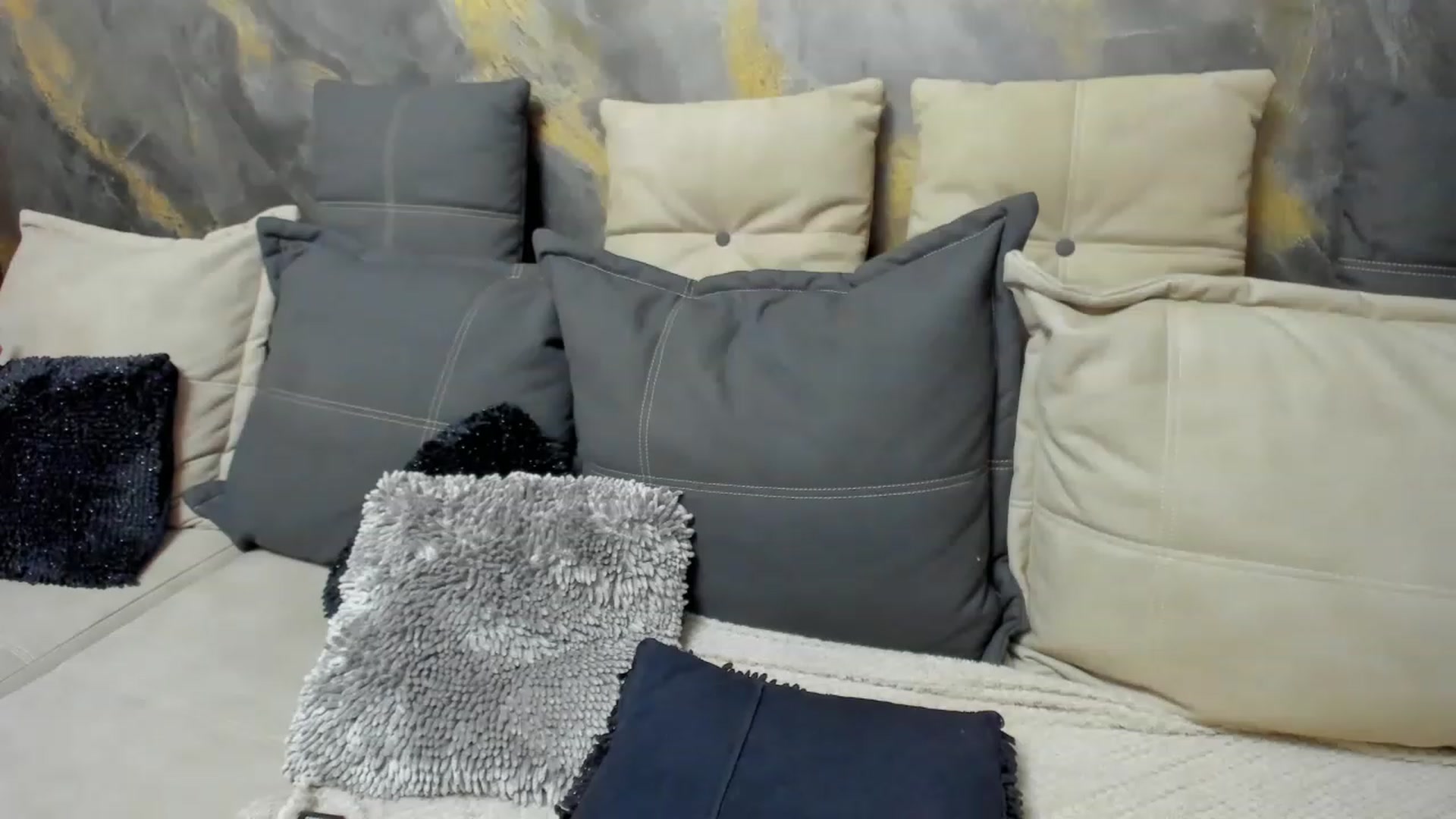 Gallery image thumbnail from kikazxx's myfreecams stream on, 02/07/2023, 23:55 image 9 of 20