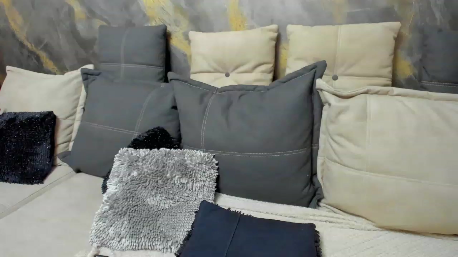 Gallery image thumbnail from kikazxx's myfreecams stream on, 02/07/2023, 23:55 image 7 of 20