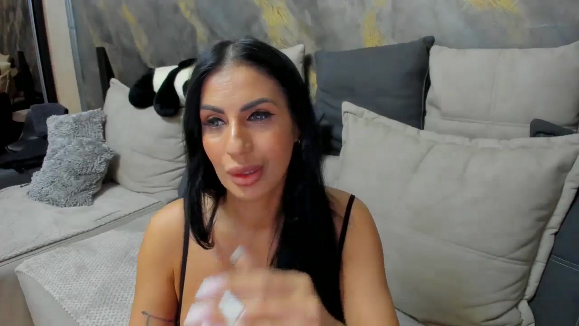 Gallery image thumbnail from kikazxx's myfreecams stream on, 02/21/2024, 17:23 image 18 of 20