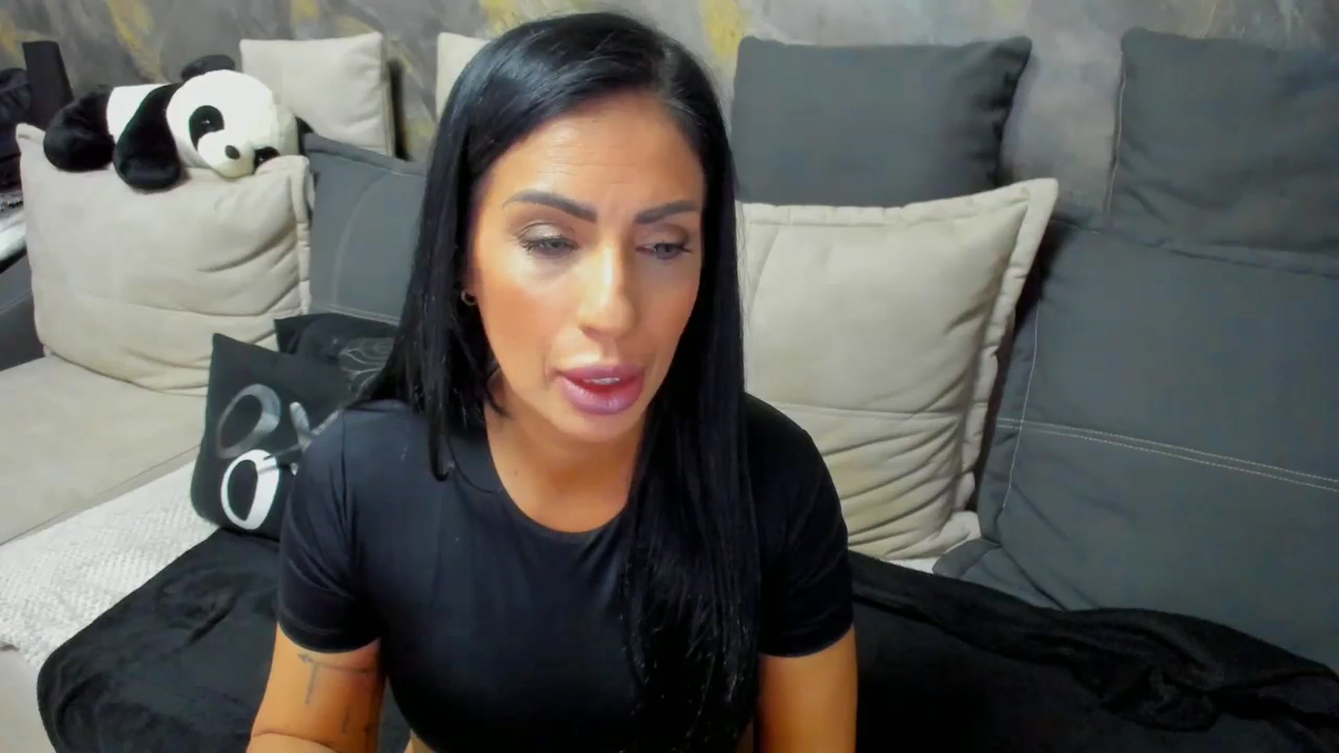 Gallery image thumbnail from kikazxx's myfreecams stream on, 03/25/2024, 01:41 image 16 of 20