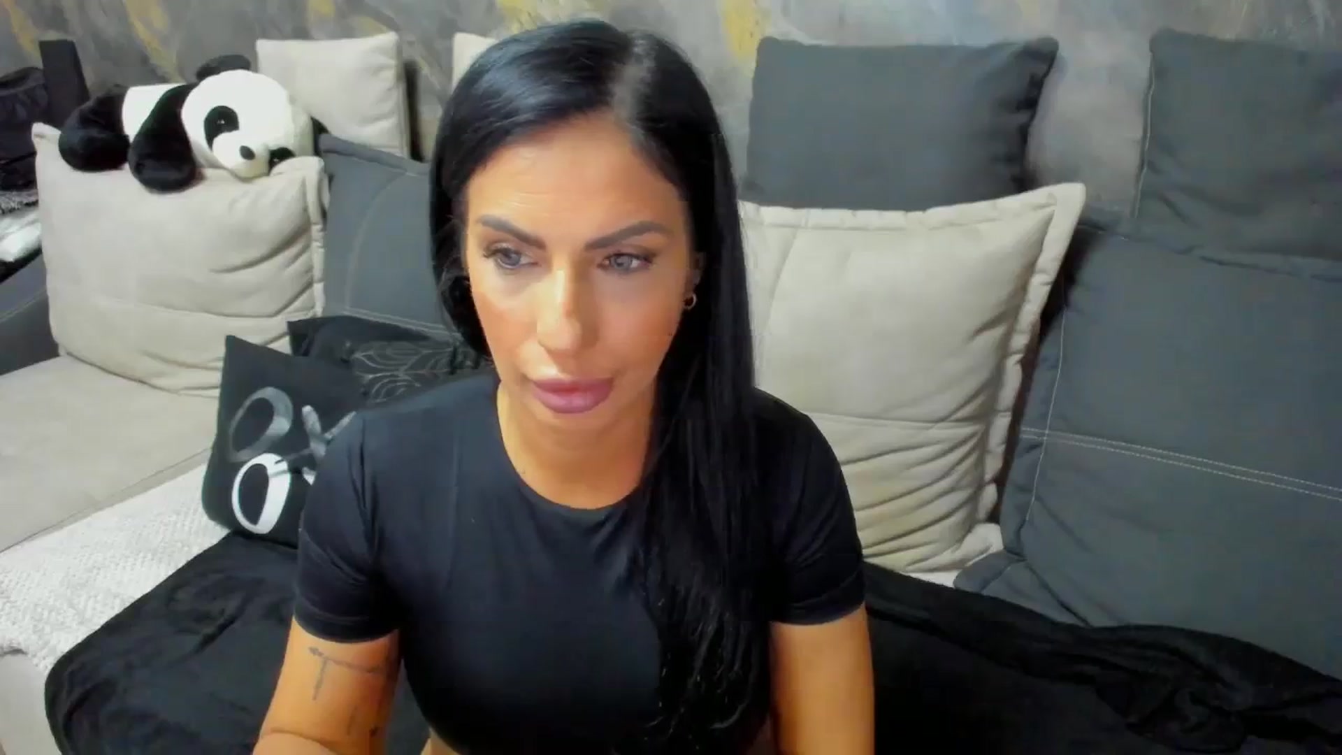 Gallery image thumbnail from kikazxx's myfreecams stream on, 03/25/2024, 01:41 image 2 of 20