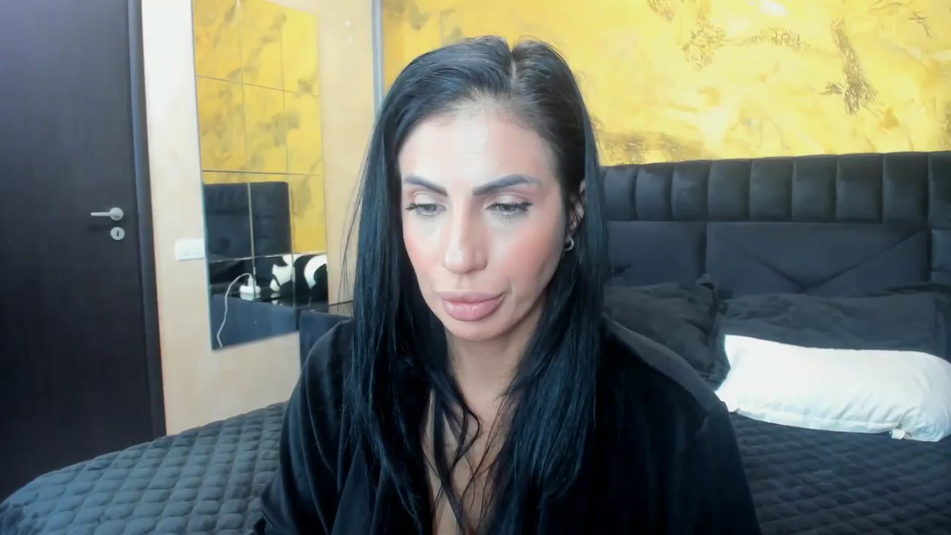 Gallery image thumbnail from kikazxx's myfreecams stream on, 10/23/2024, 08:18 image 4 of 20