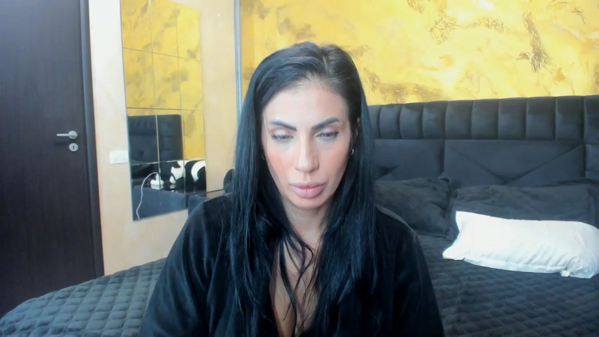 Gallery image thumbnail from kikazxx's myfreecams stream on, 10/23/2024, 08:18 image 9 of 20