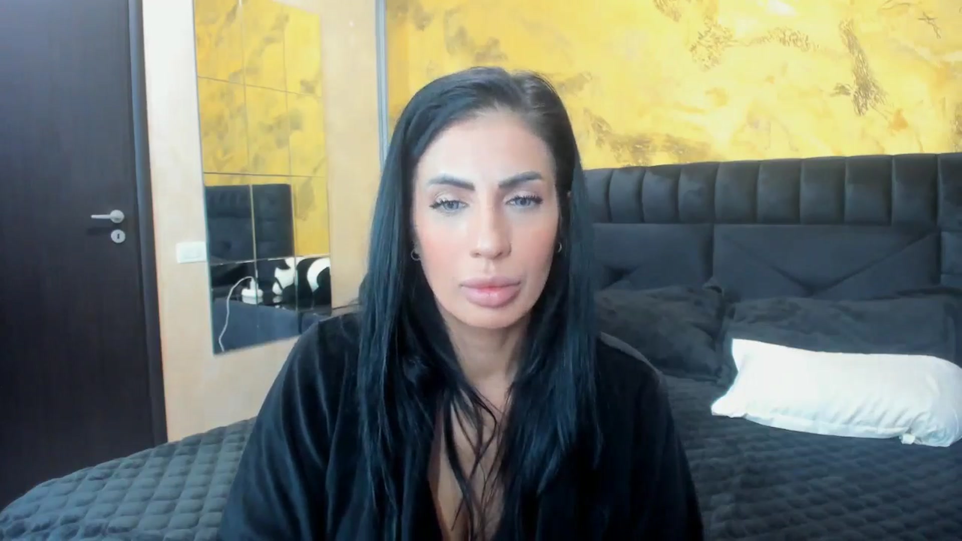 Gallery image thumbnail from kikazxx's myfreecams stream on, 10/23/2024, 08:18 image 14 of 20