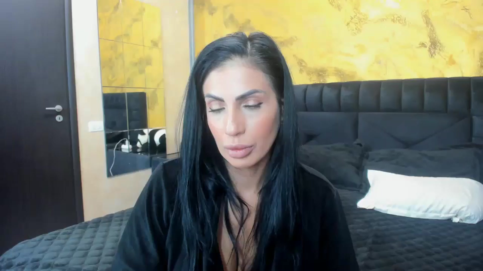 Gallery image thumbnail from kikazxx's myfreecams stream on, 10/23/2024, 08:18 image 8 of 20