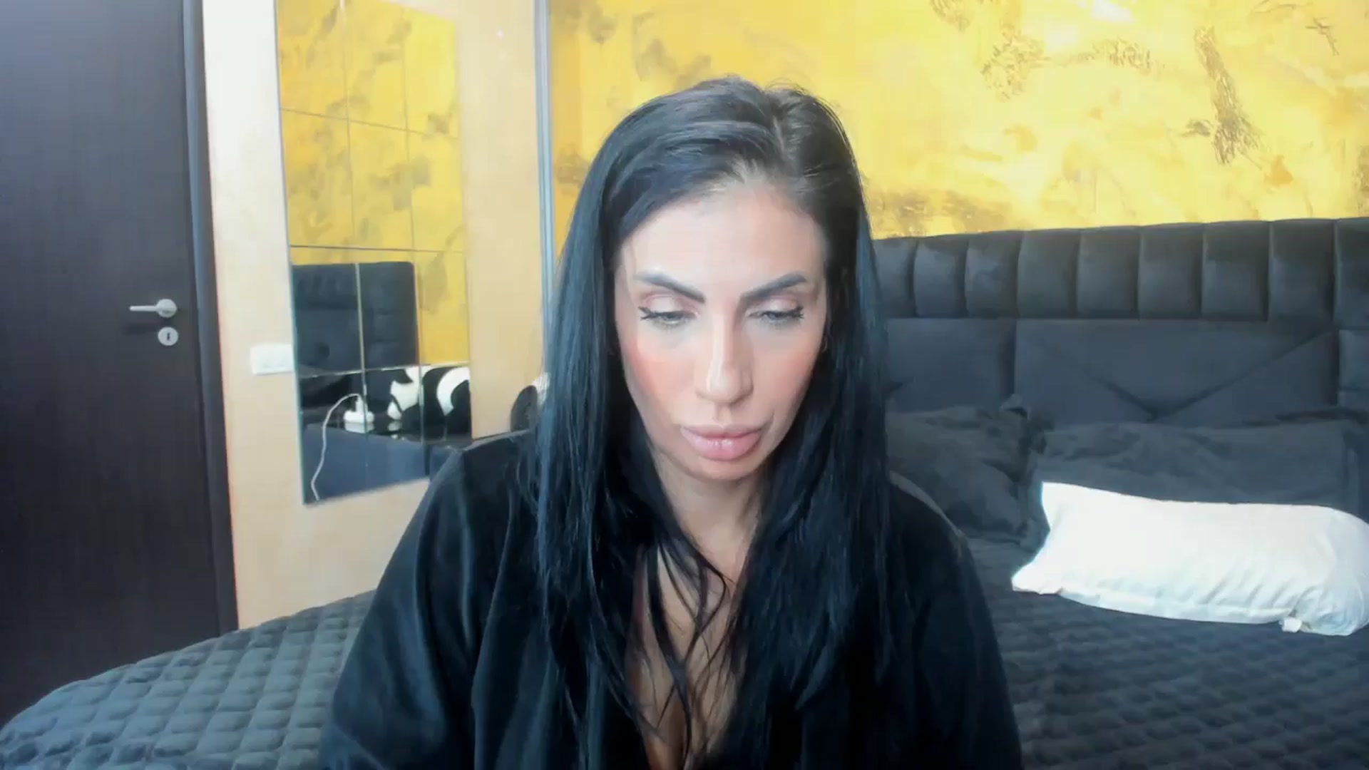Gallery image thumbnail from kikazxx's myfreecams stream on, 10/23/2024, 08:18 image 7 of 20