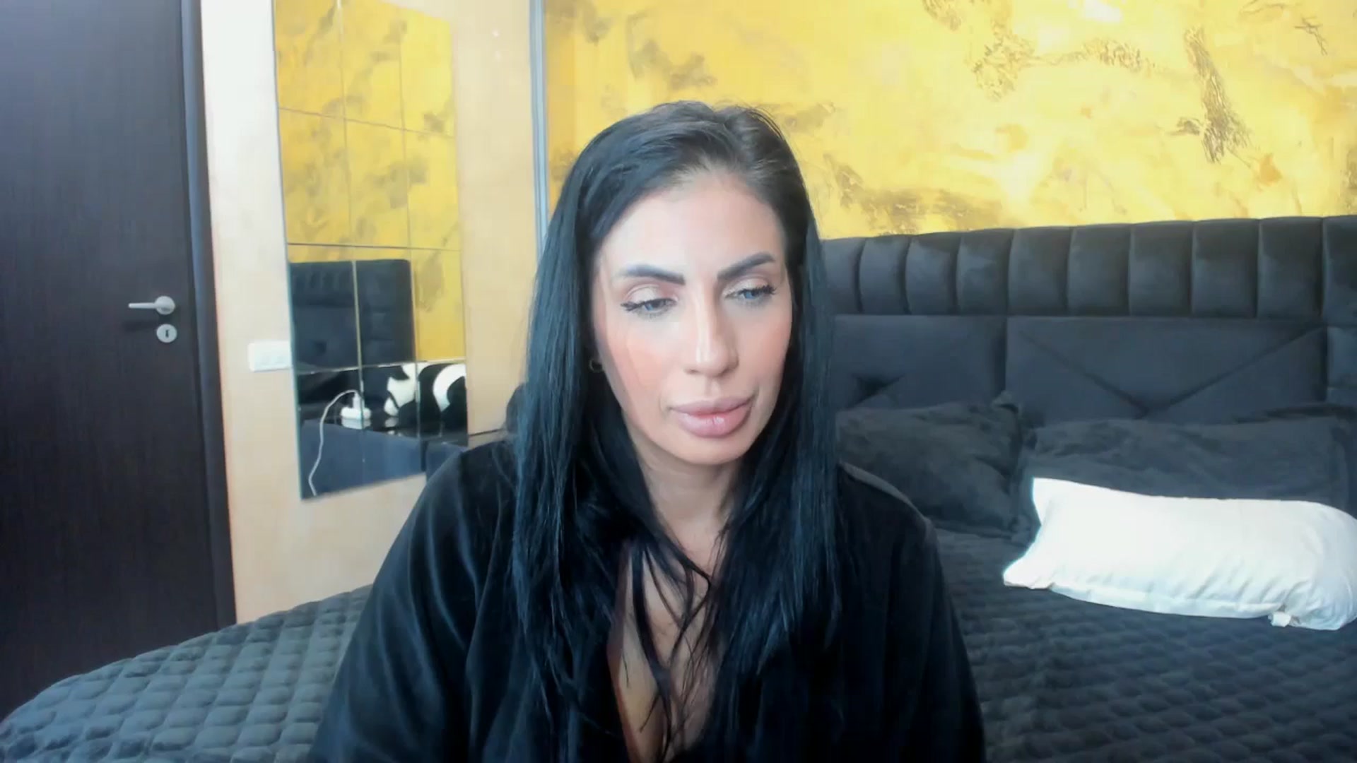 Gallery image thumbnail from kikazxx's myfreecams stream on, 10/23/2024, 08:18 image 12 of 20