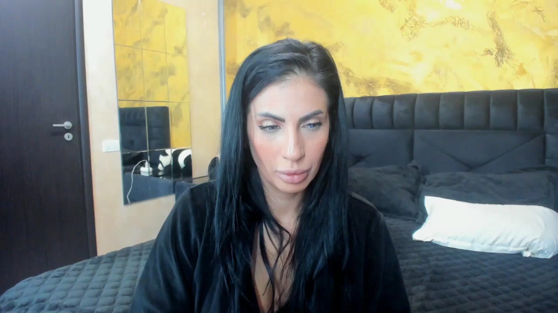 Gallery image thumbnail from kikazxx's myfreecams stream on, 10/23/2024, 08:18 image 10 of 20