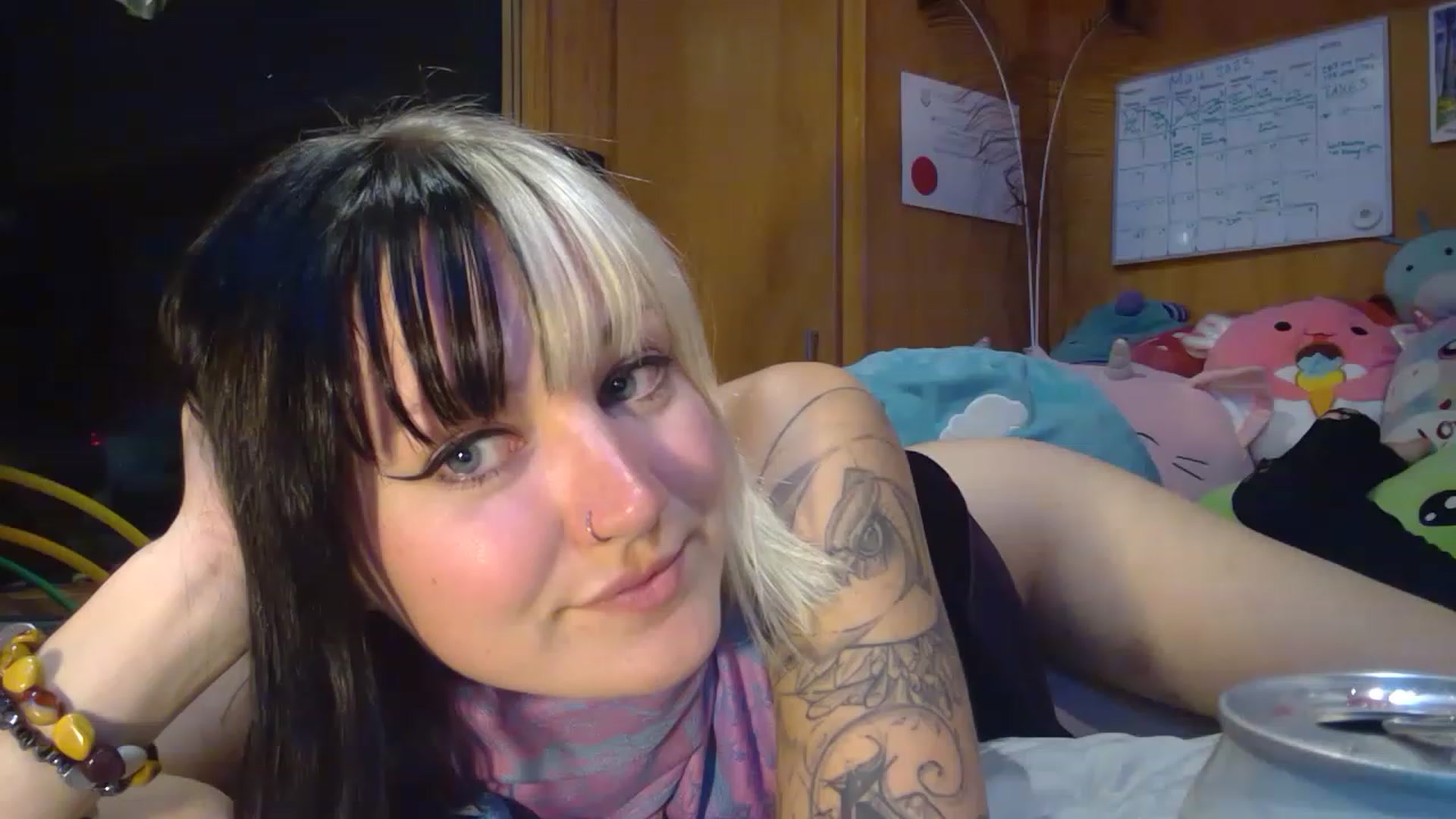 Gallery image thumbnail from kikiviolet's myfreecams stream on, 05/04/2023, 09:37 image 12 of 20