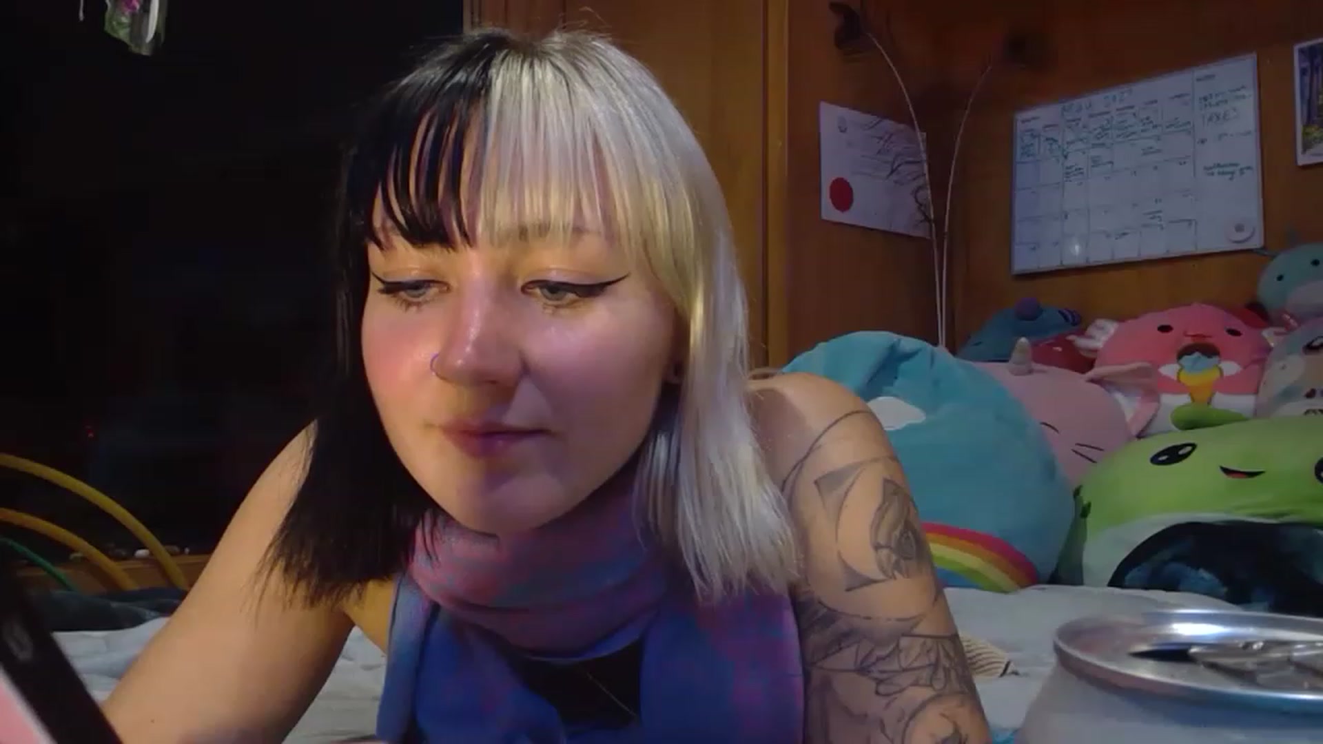 Gallery image thumbnail from kikiviolet's myfreecams stream on, 05/04/2023, 09:37 image 17 of 20
