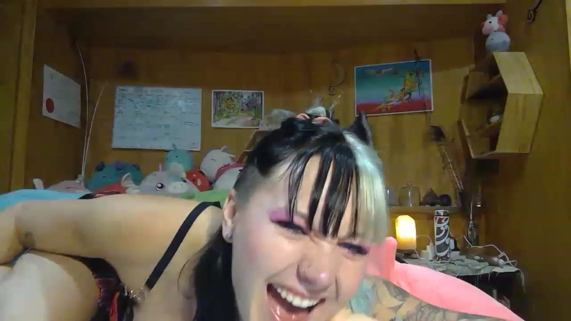 Gallery image thumbnail from kikiviolet's myfreecams stream on, 05/17/2023, 10:24 image 6 of 20