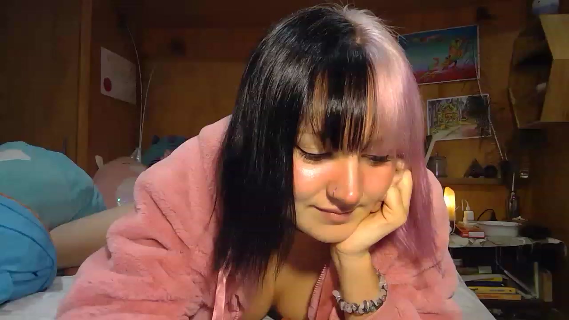 Gallery image thumbnail from kikiviolet's myfreecams stream on, 05/23/2023, 10:22 image 19 of 20