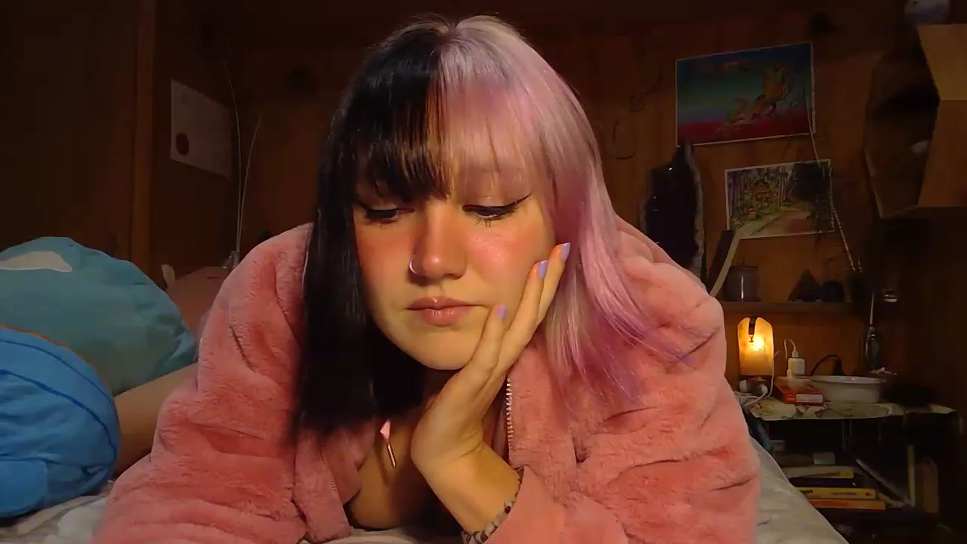 Gallery image thumbnail from kikiviolet's myfreecams stream on, 05/23/2023, 10:22 image 8 of 20