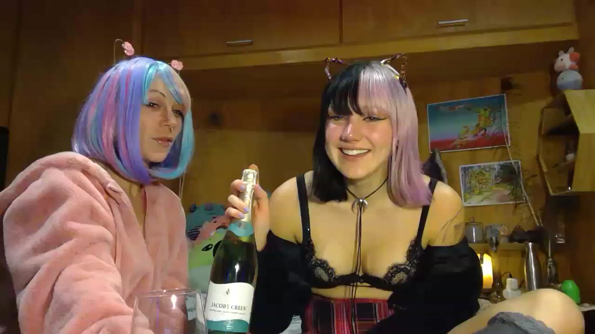 Gallery image thumbnail from kikiviolet's myfreecams stream on, 05/25/2023, 11:08 image 4 of 20