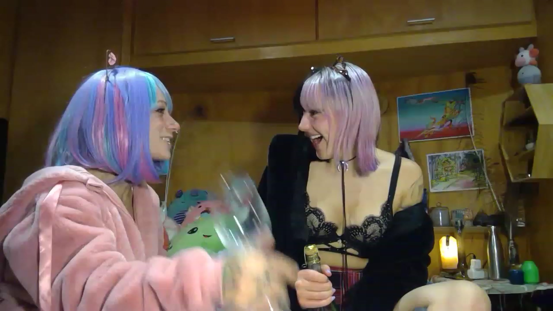 Gallery image thumbnail from kikiviolet's myfreecams stream on, 05/25/2023, 11:08 image 7 of 20