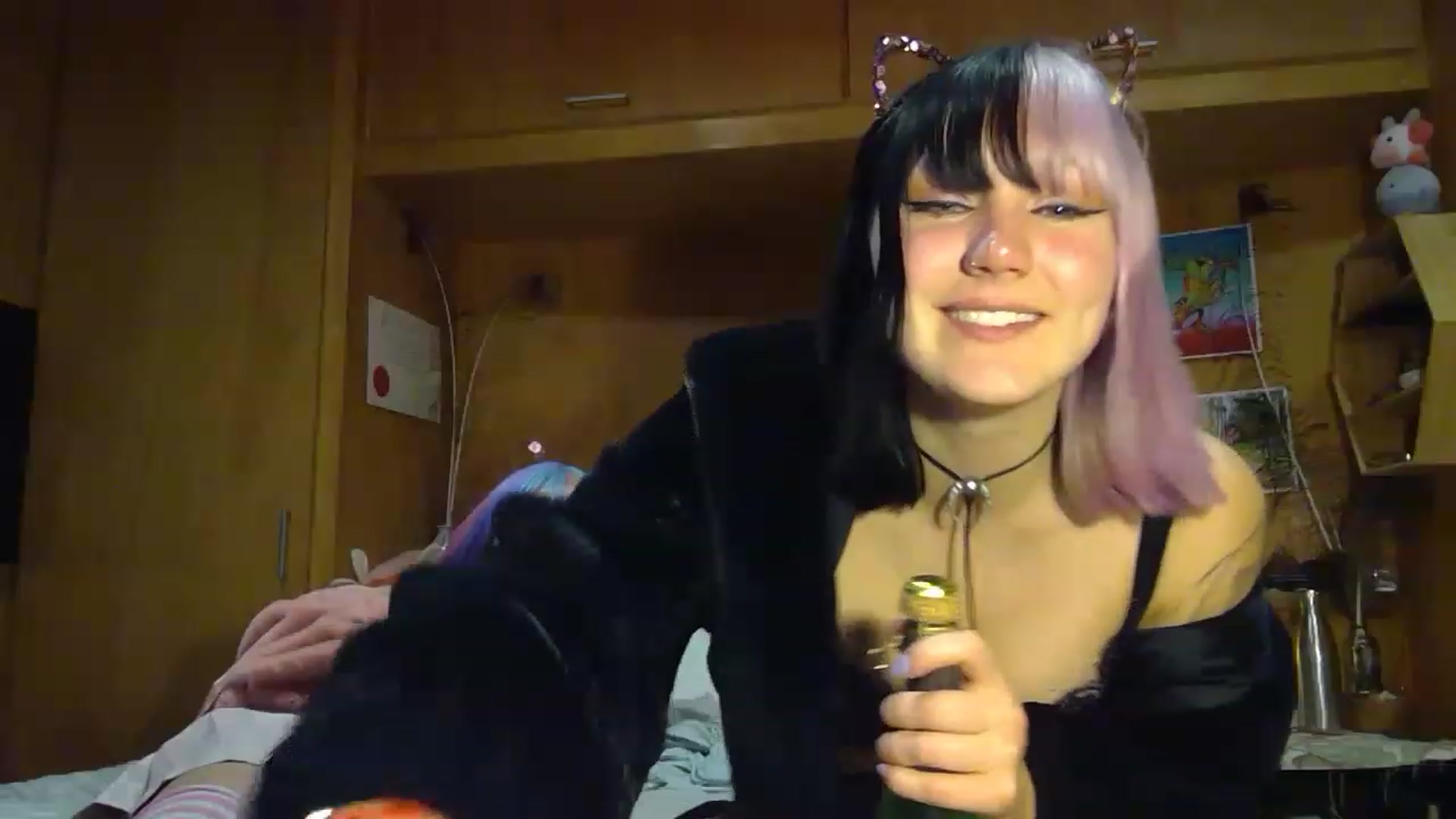 Gallery image thumbnail from kikiviolet's myfreecams stream on, 05/25/2023, 11:08 image 12 of 20
