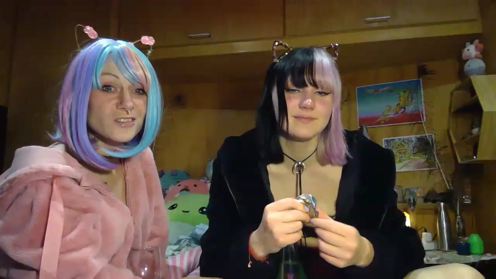 Gallery image thumbnail from kikiviolet's myfreecams stream on, 05/25/2023, 11:08 image 6 of 20
