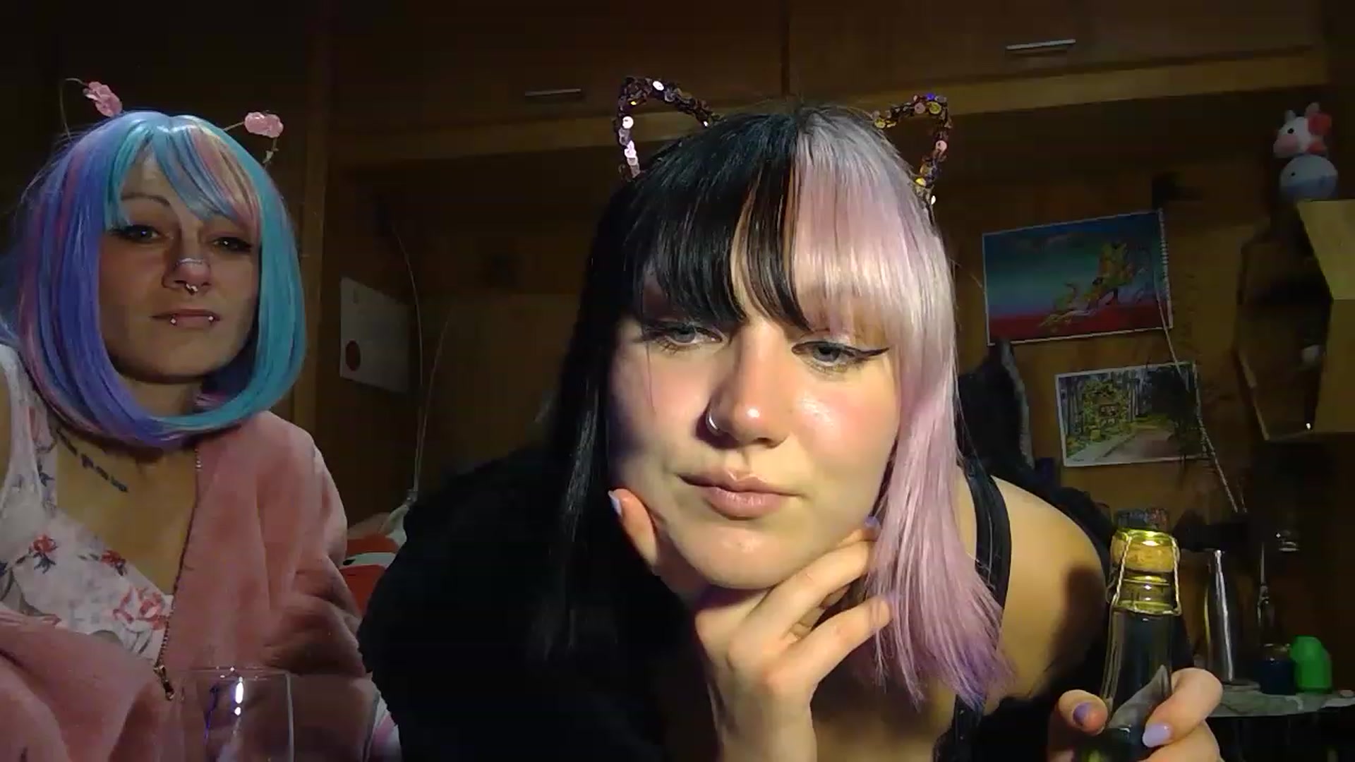 Gallery image thumbnail from kikiviolet's myfreecams stream on, 05/25/2023, 11:08 image 8 of 20