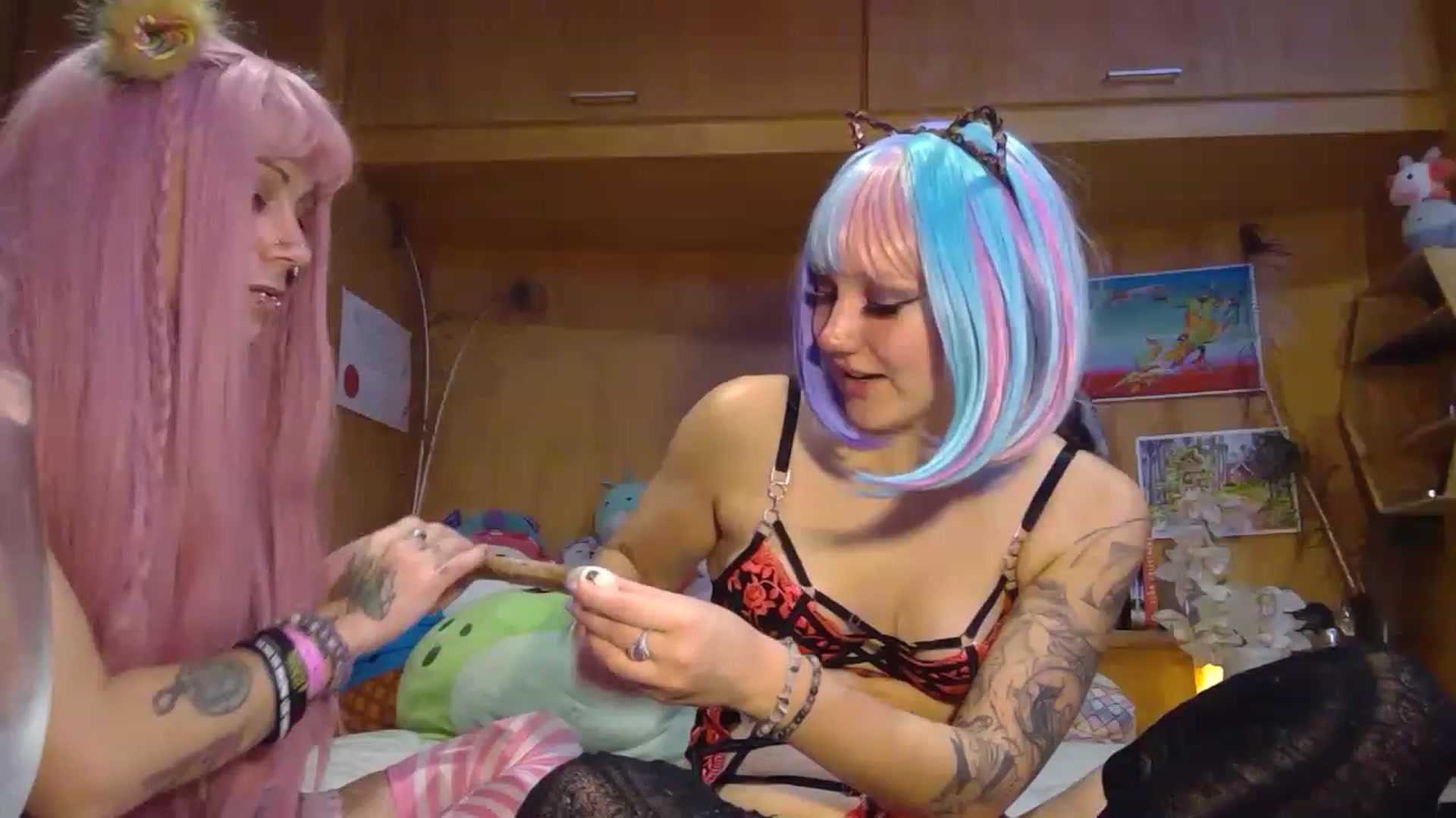 Gallery image thumbnail from kikiviolet's myfreecams stream on, 06/01/2023, 09:22 image 14 of 20