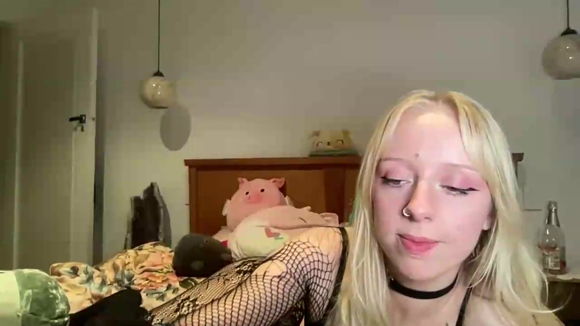 Gallery image thumbnail from kikiviolet's myfreecams stream on, 06/22/2026, 11:02 image 9 of 20