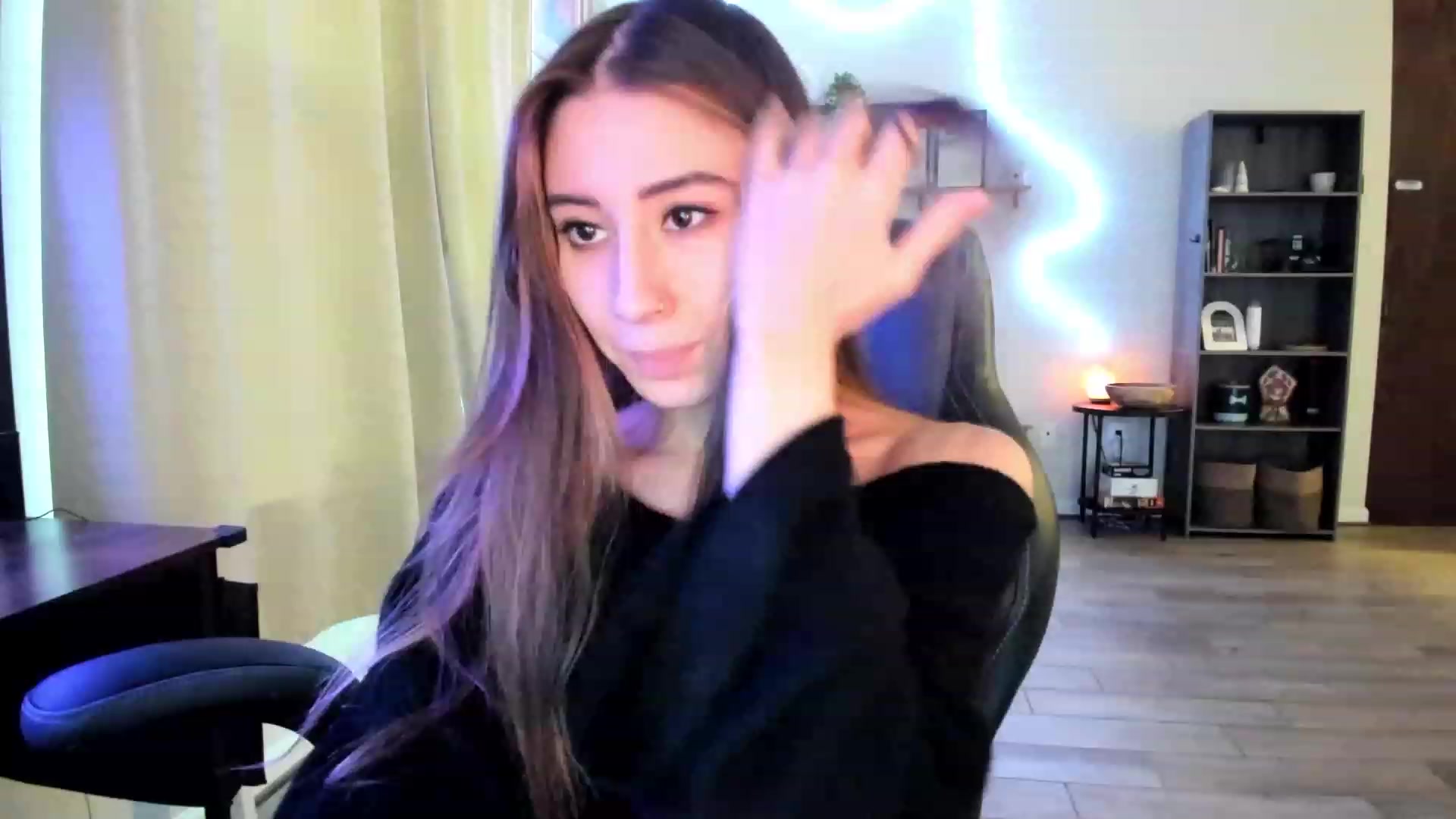 Gallery image thumbnail from killerloryy's myfreecams stream on, 02/19/2024, 19:26 image 15 of 20