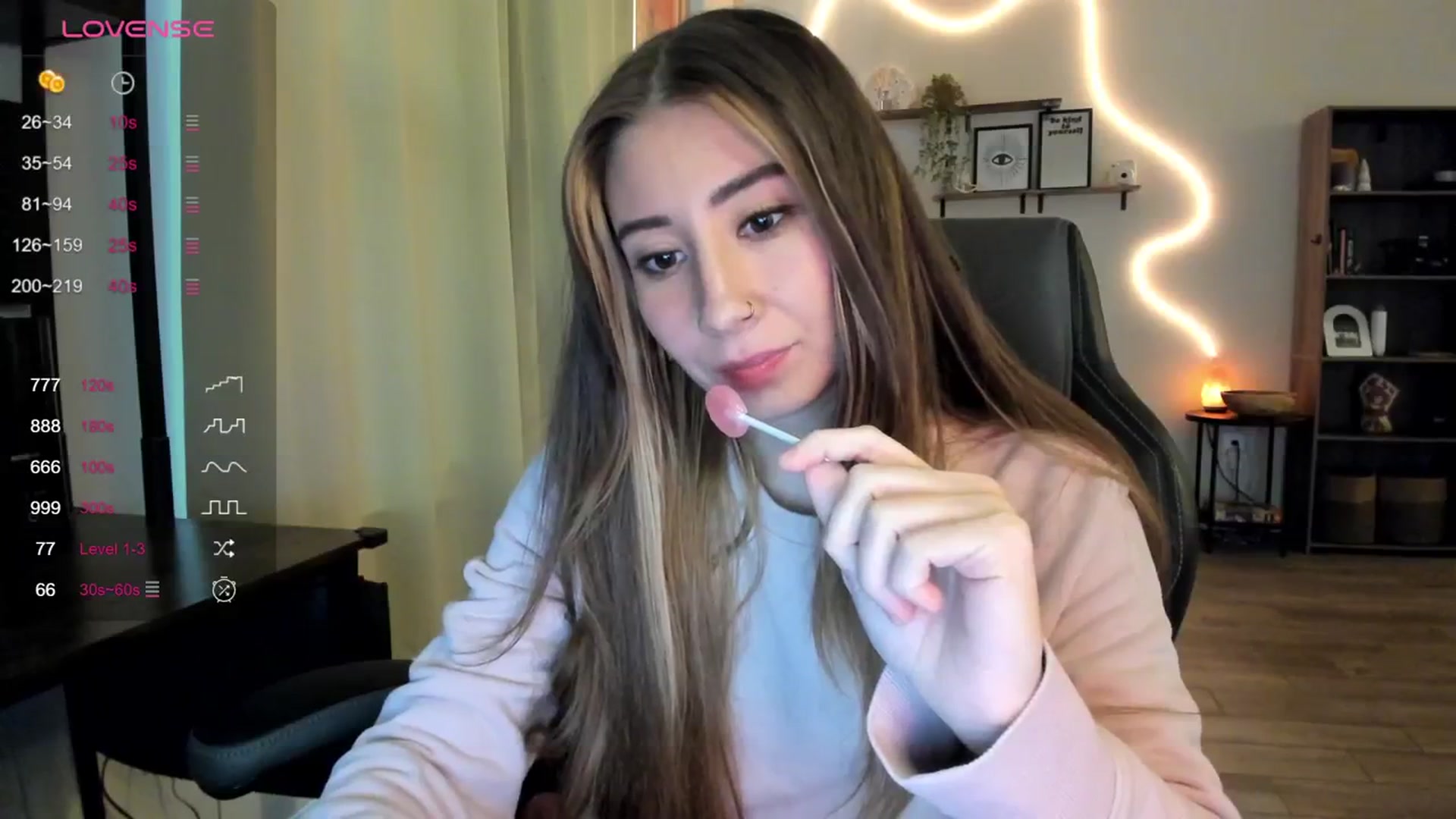 Gallery image thumbnail from killerloryy's myfreecams stream on, 02/21/2024, 21:02 image 13 of 20